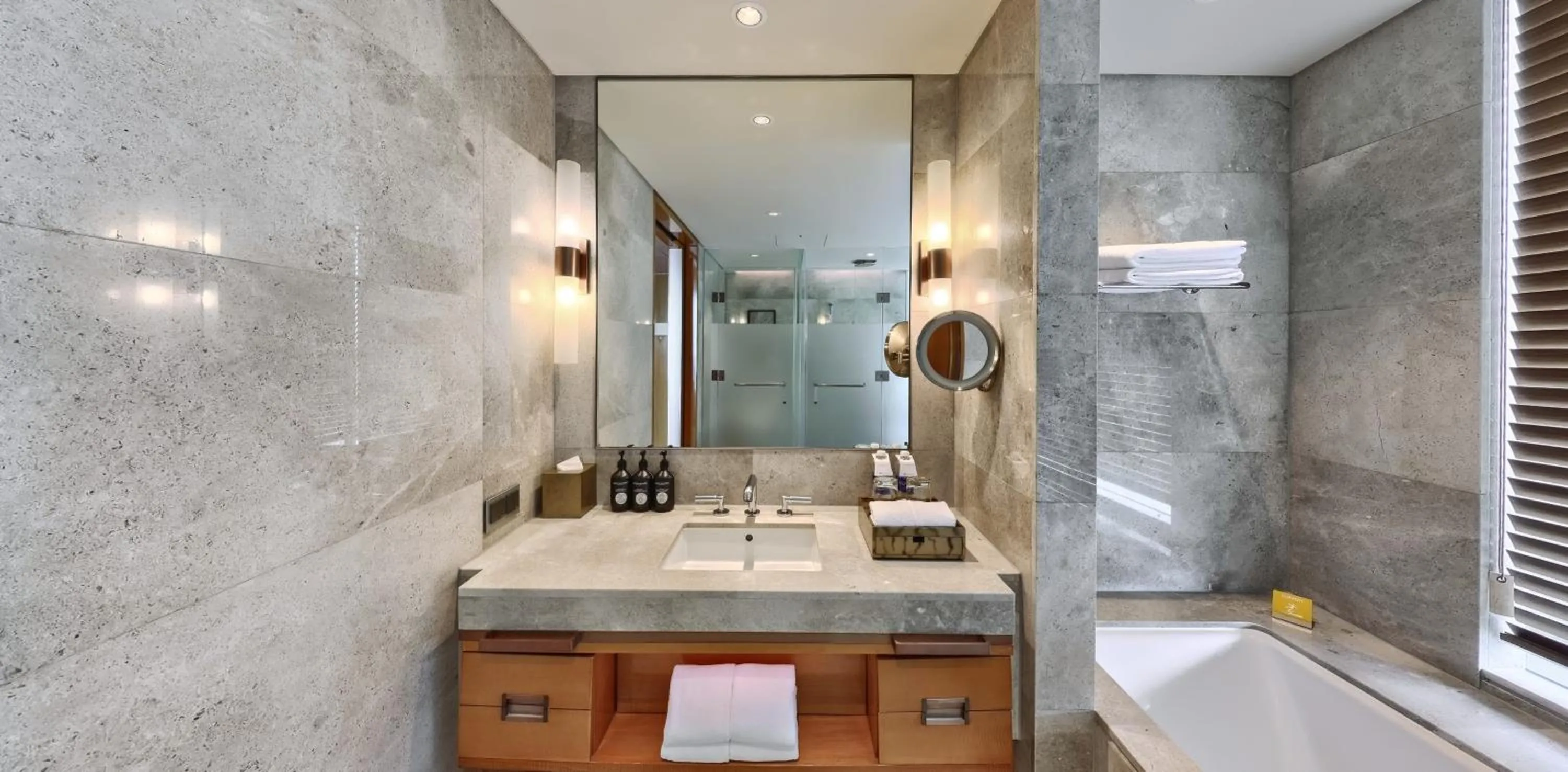 Bathroom in Lotte Hotel Hanoi