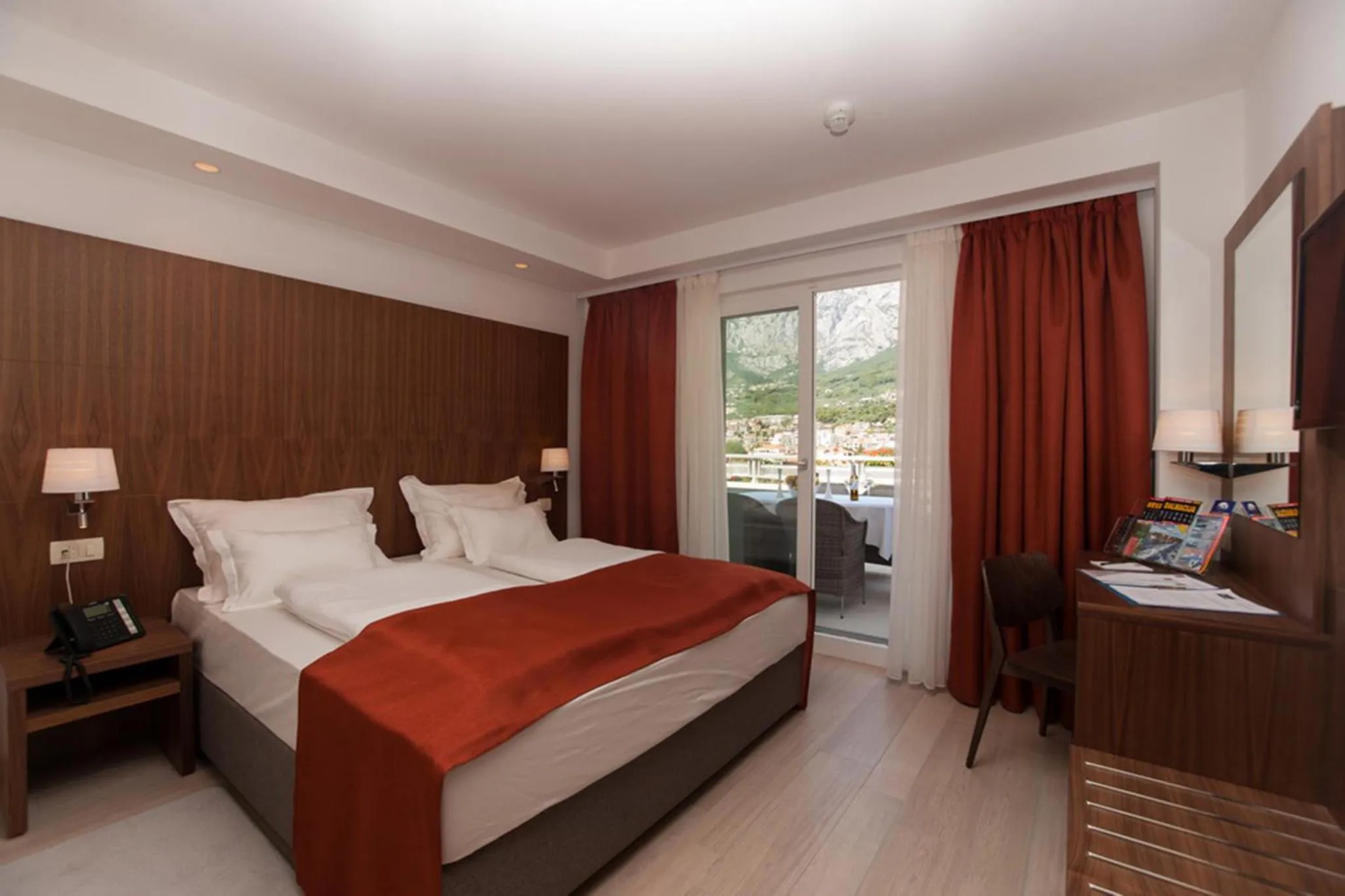 Bed in Aparthotel Miramare