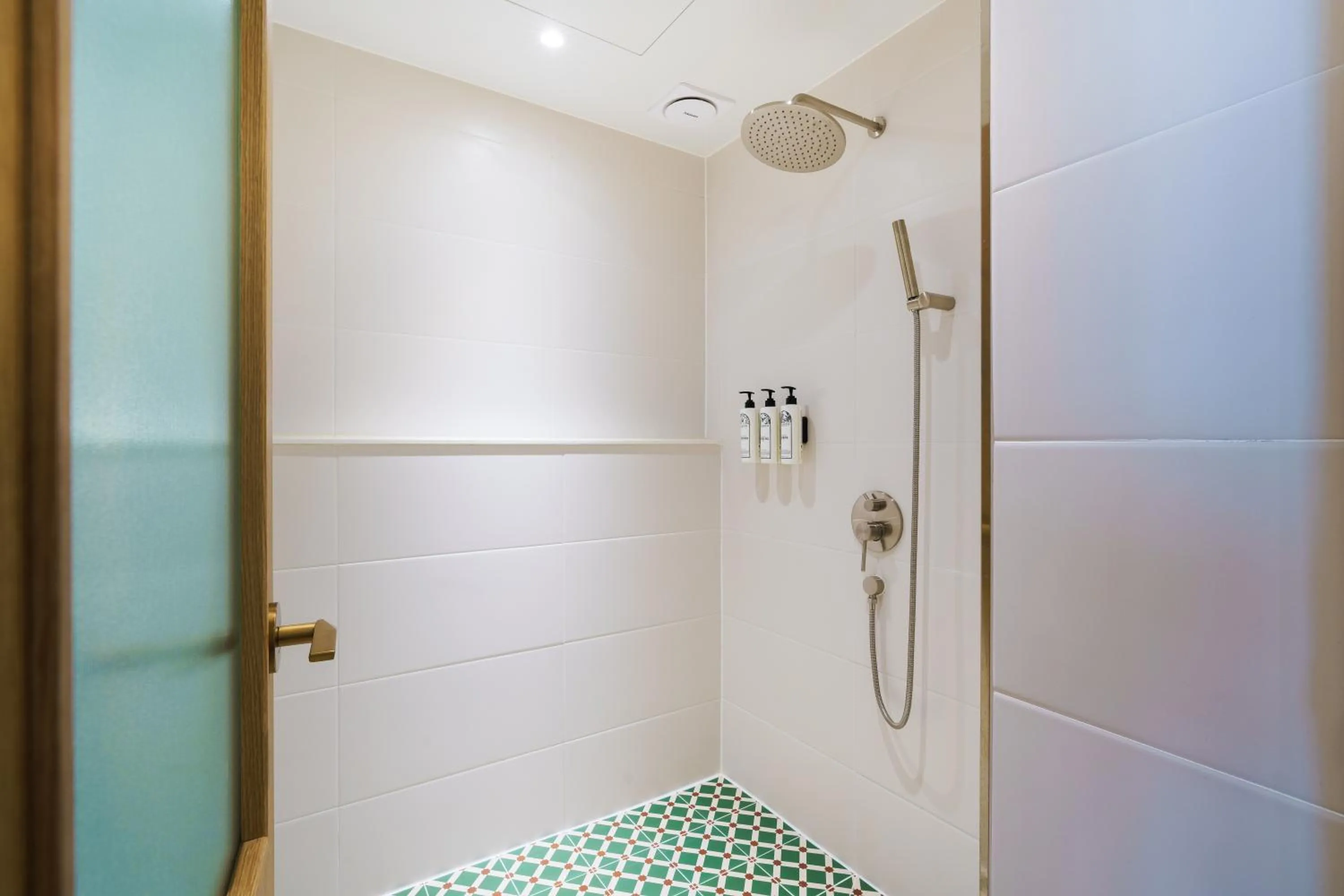 Shower in Gran Hotel