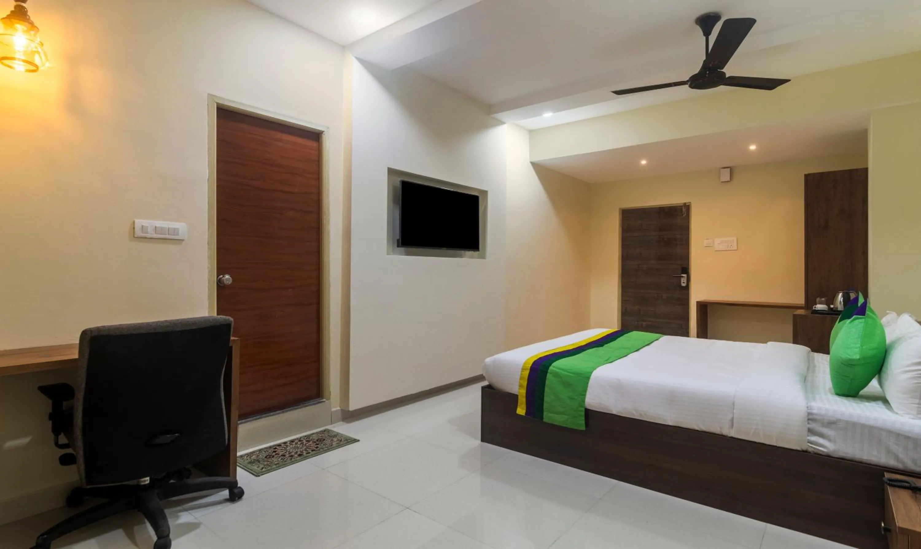 Bed in Treebo Navya The Park