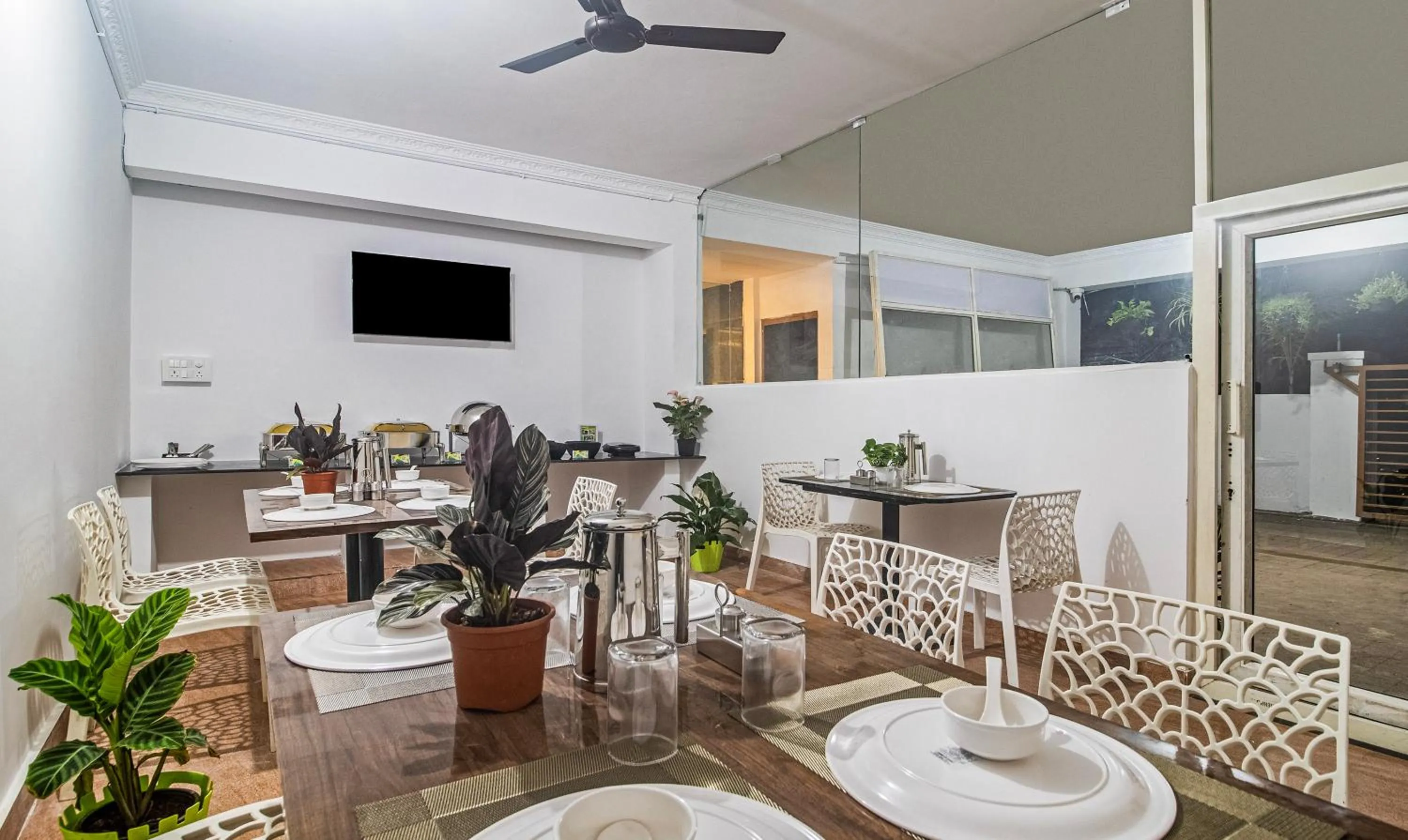 Dining area in Treebo Navya The Park