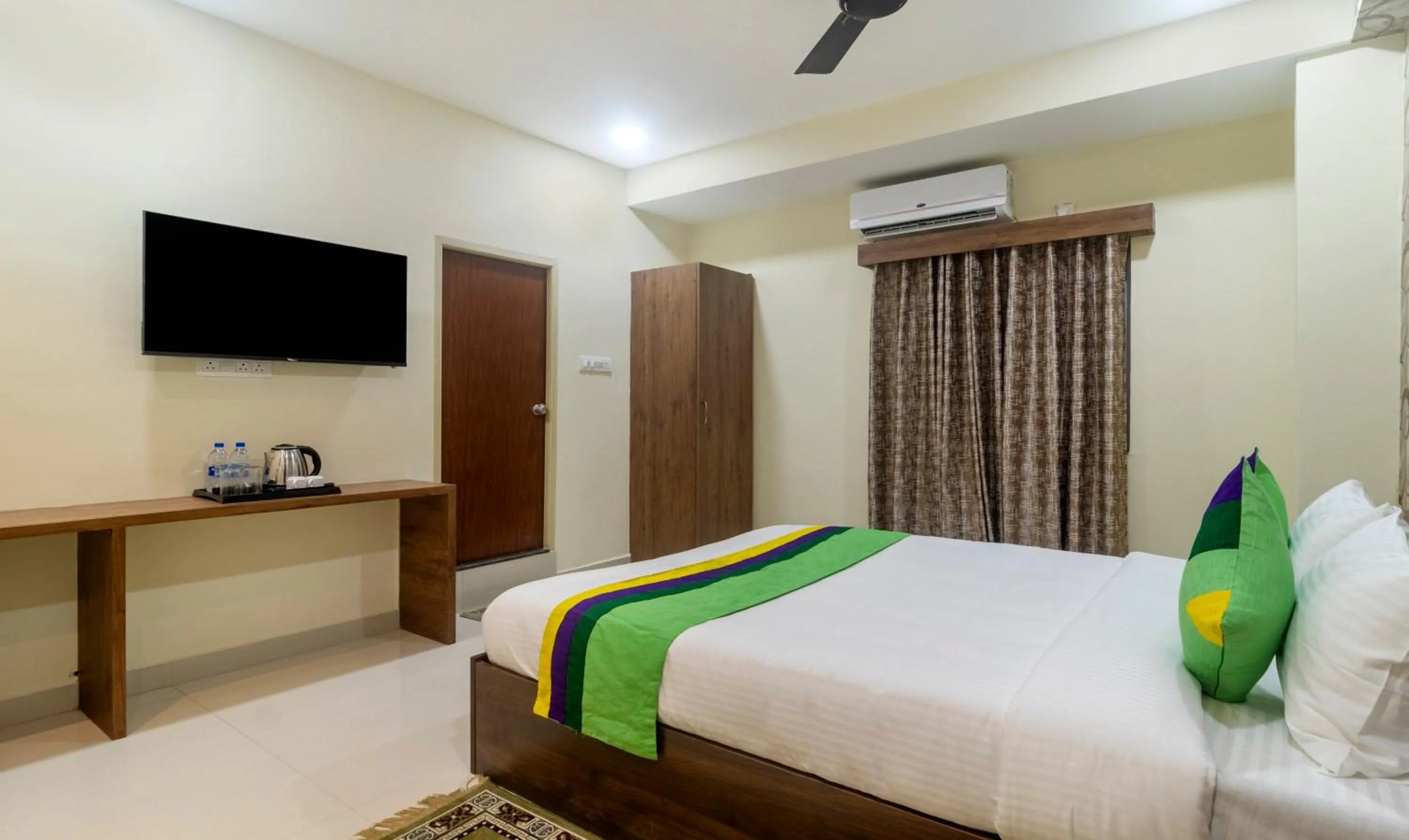 Bed in Treebo Navya The Park