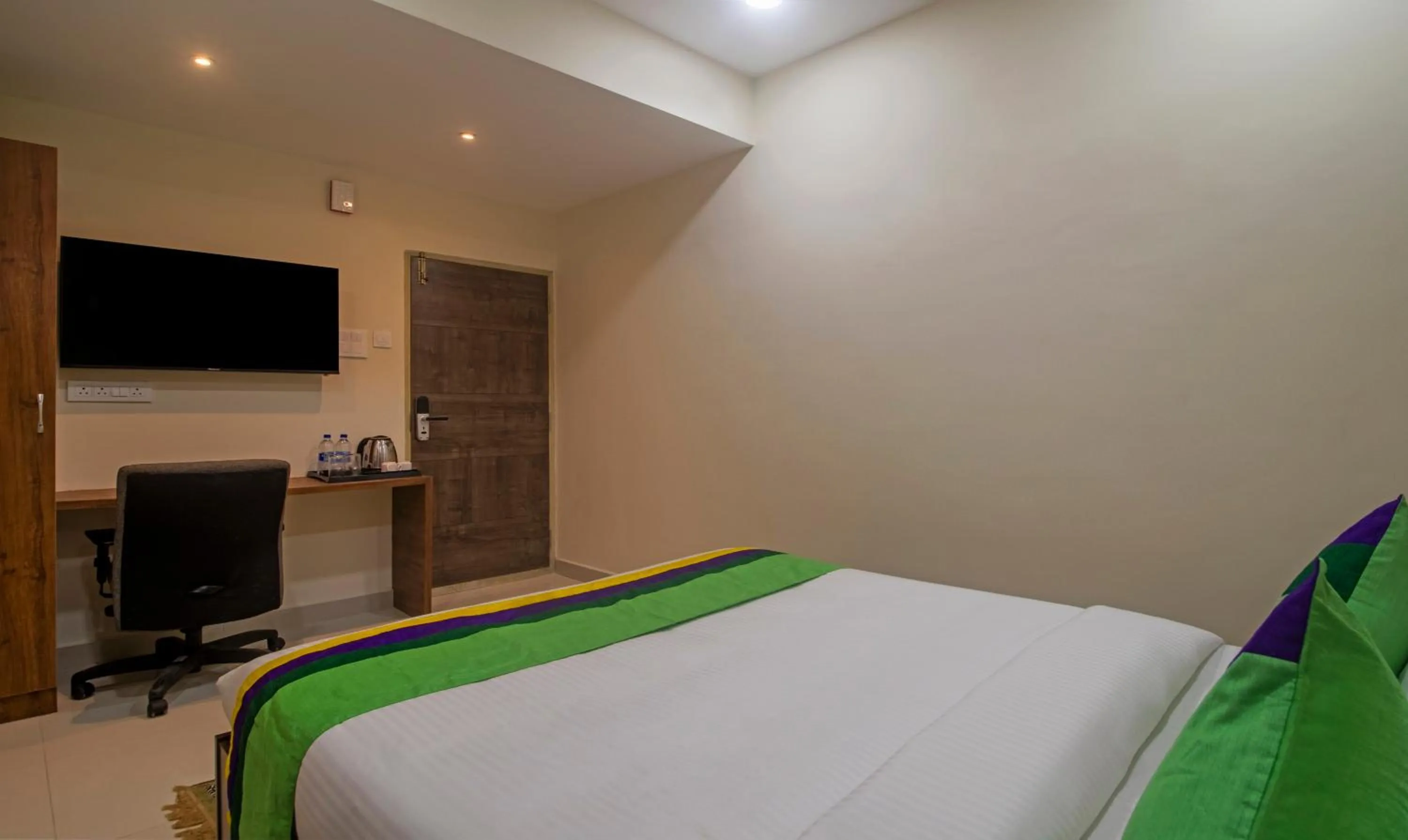 Bed in Treebo Navya The Park