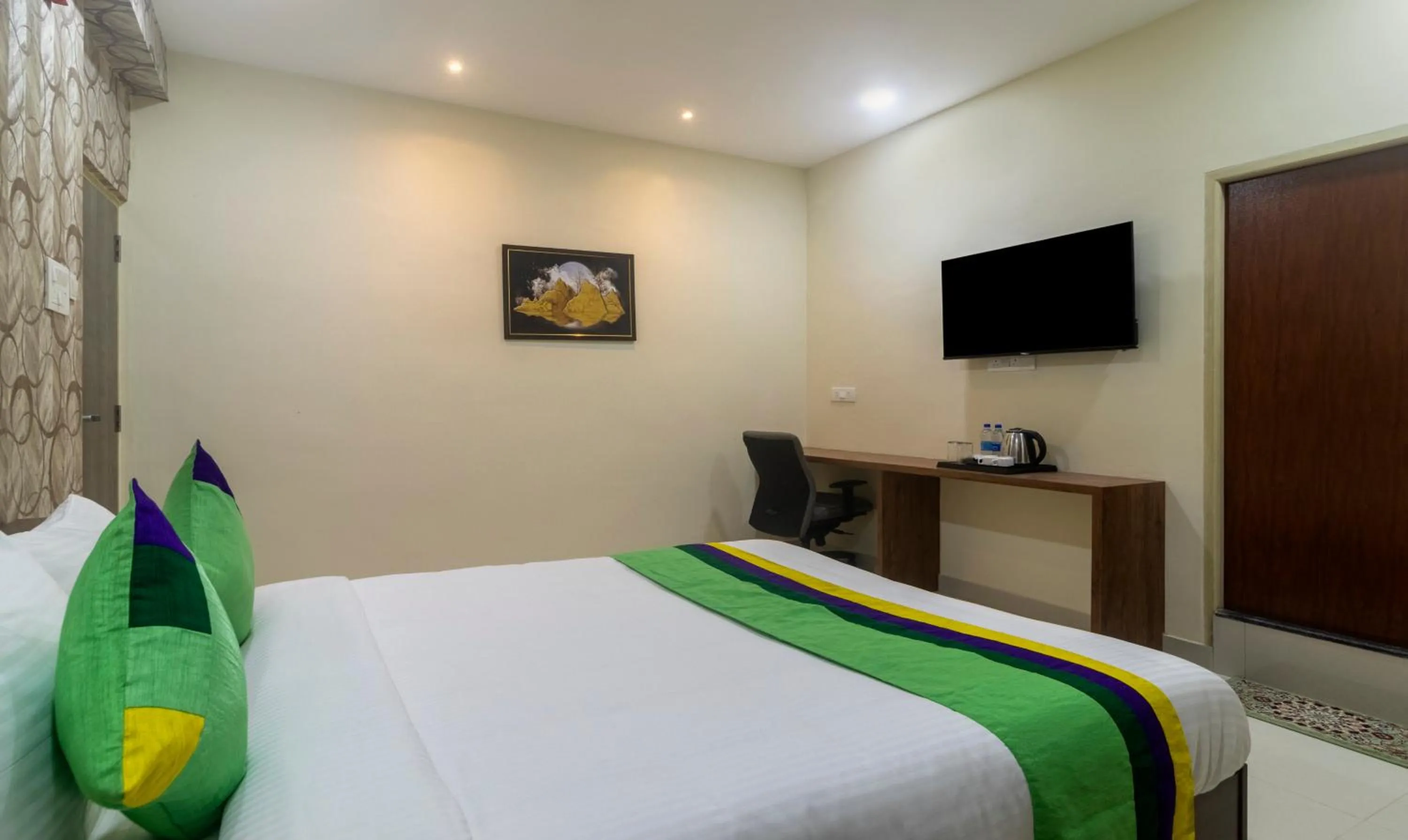 Bed in Treebo Navya The Park