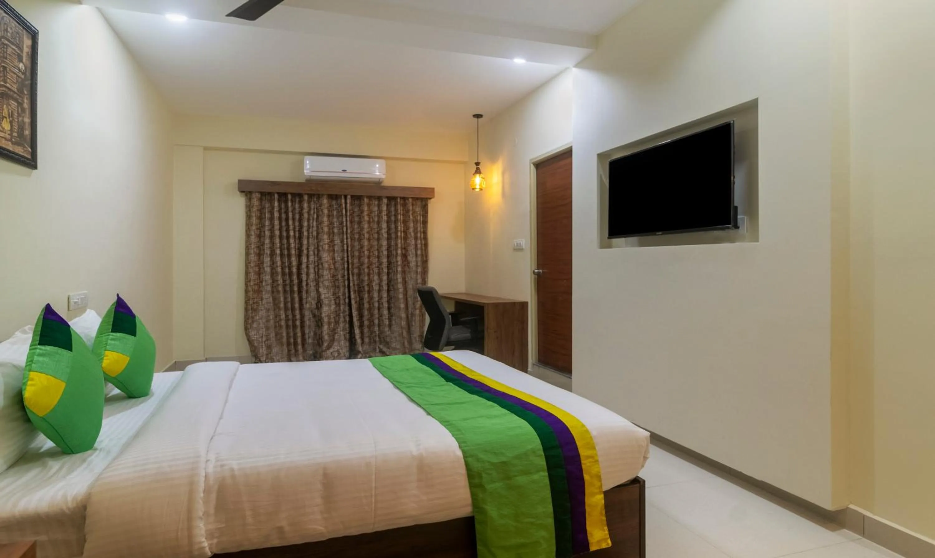 Bed in Treebo Navya The Park