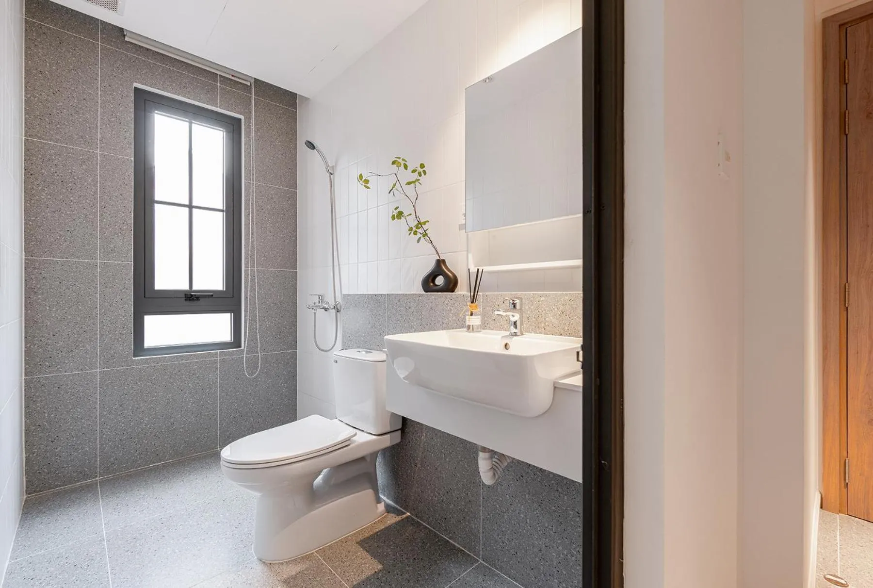 Shower in M Village Living Hoàng Văn Thụ