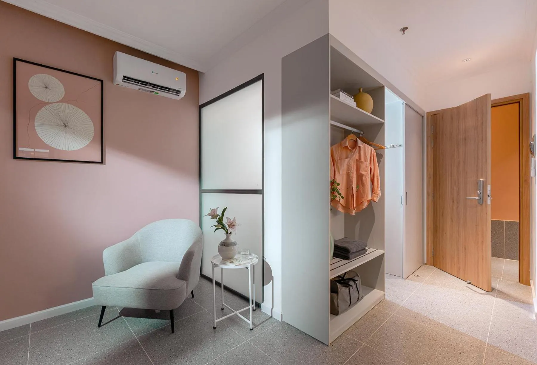 wardrobe in M Village Living Hoàng Văn Thụ