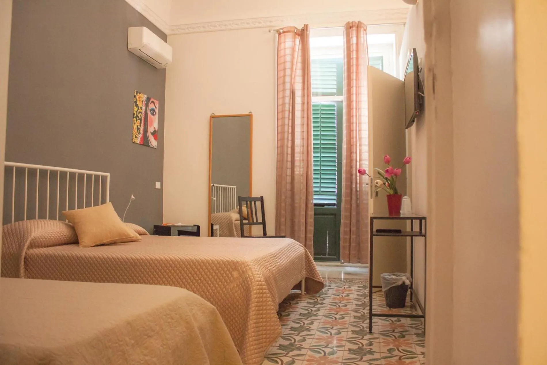 Quiet street view, Bed in C'era Una Volta