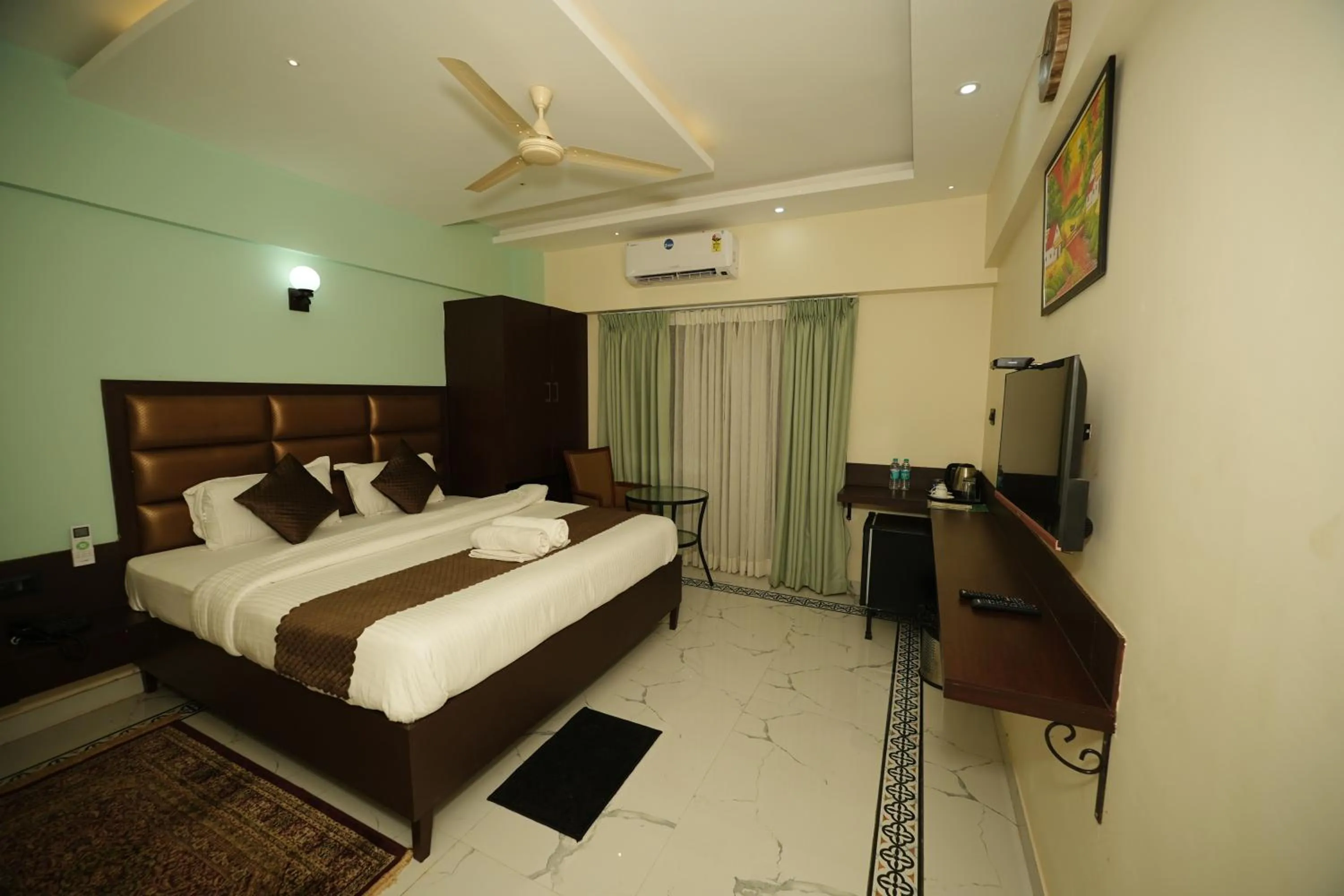 Bedroom, Bed in Saikiran Hotel