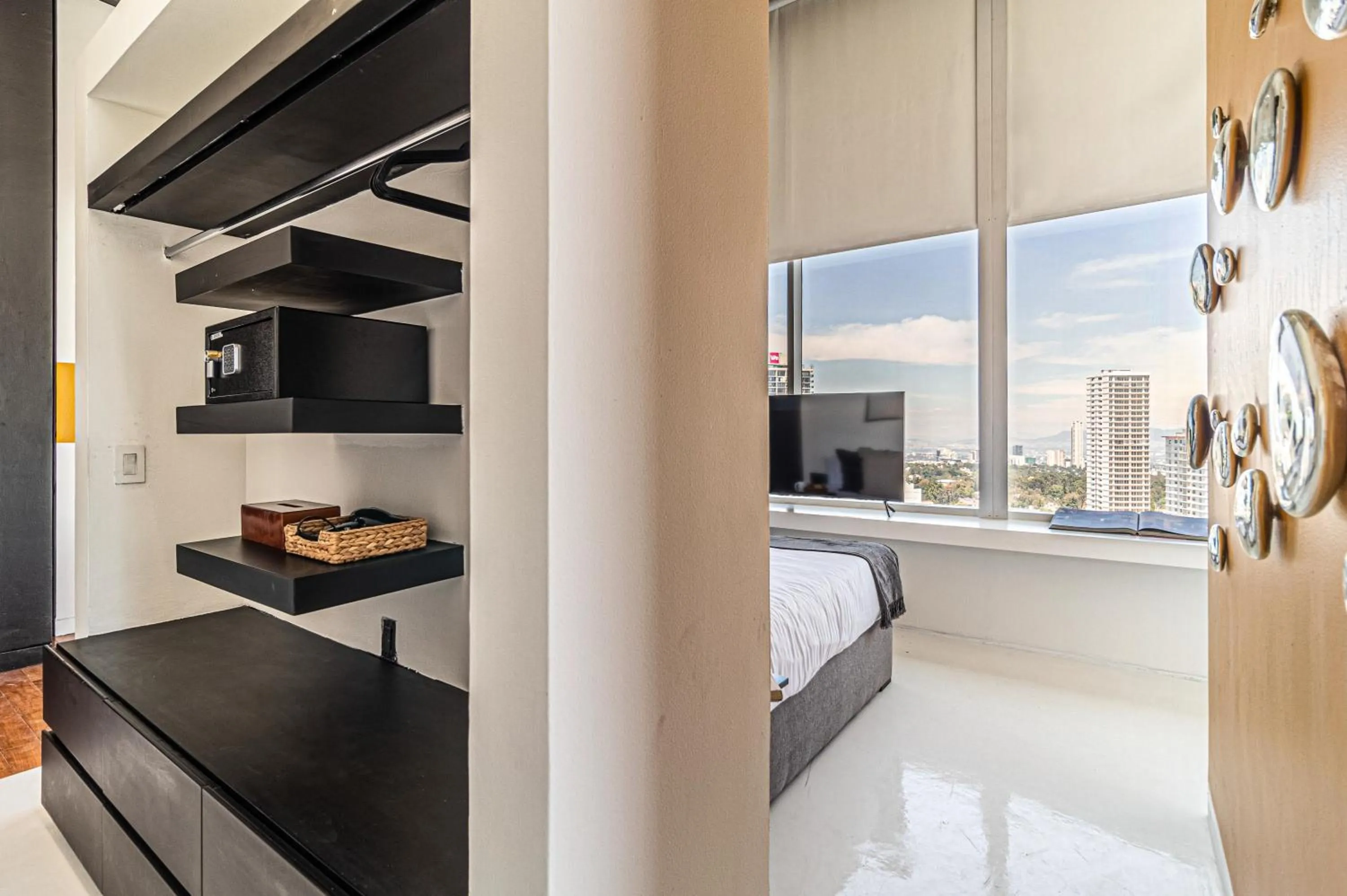 Photo of the whole room, Bed in Kukun Escape Santa Fe