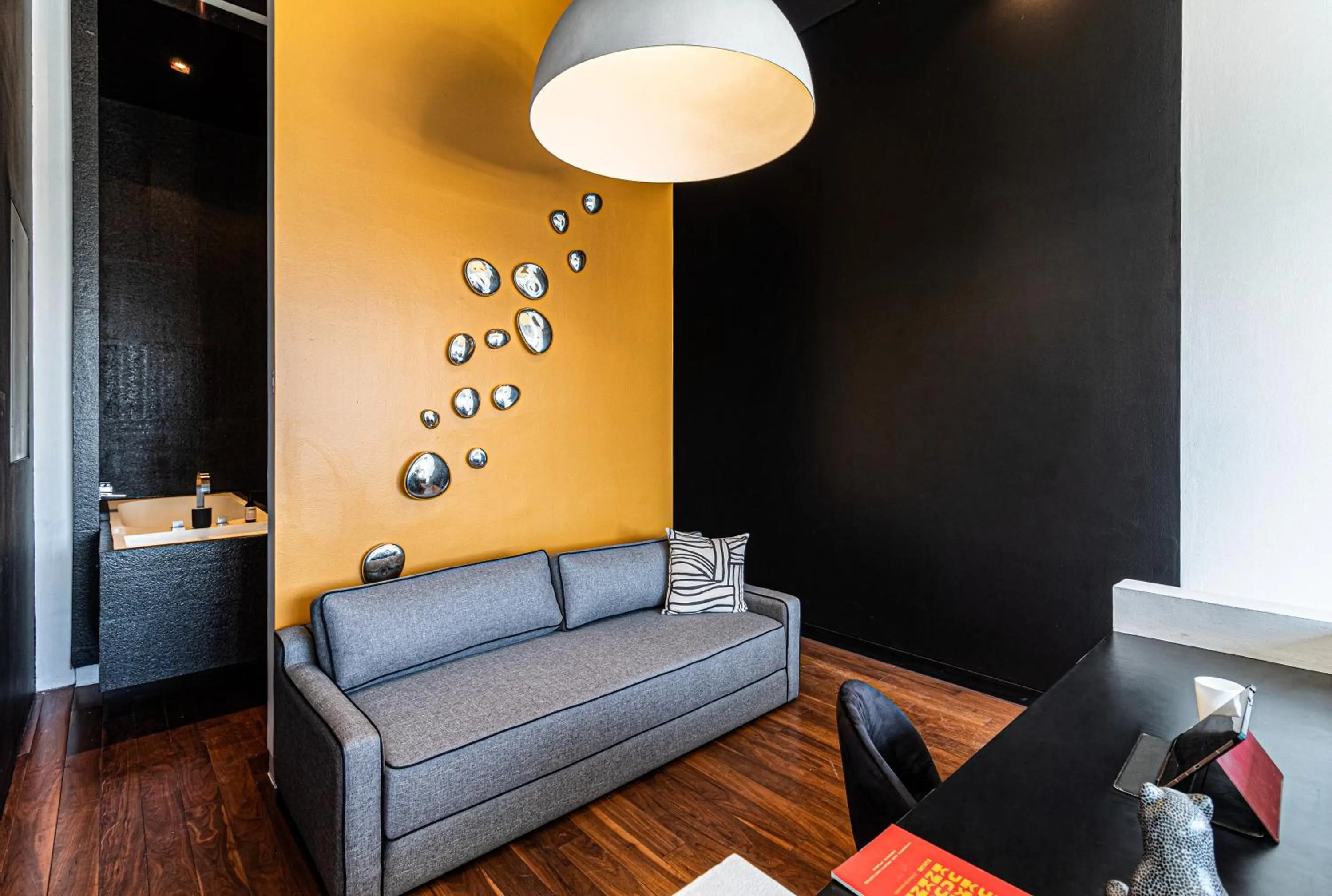 Living room in Kukun Escape Santa Fe