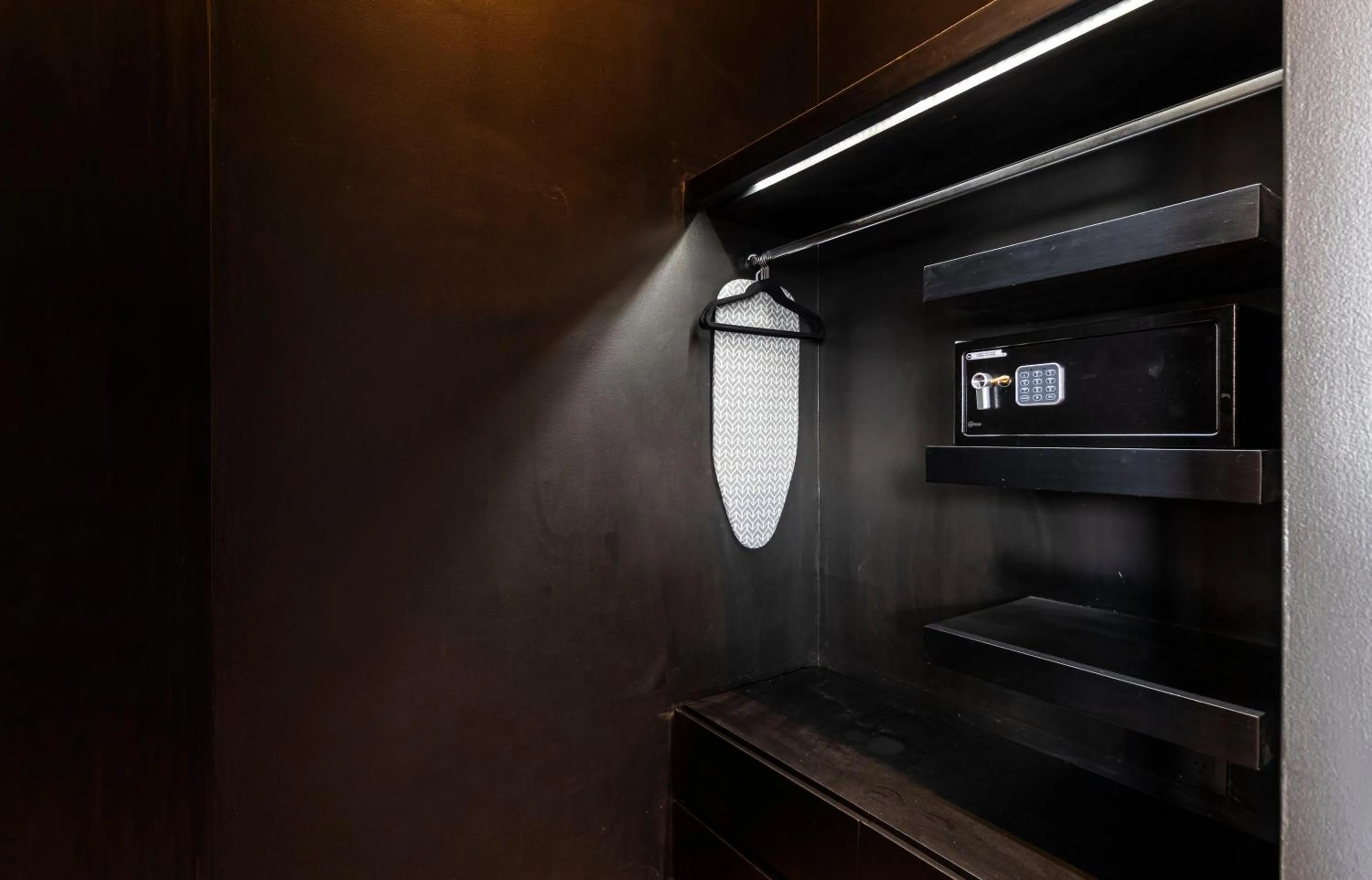 wardrobe in Kukun Escape Santa Fe