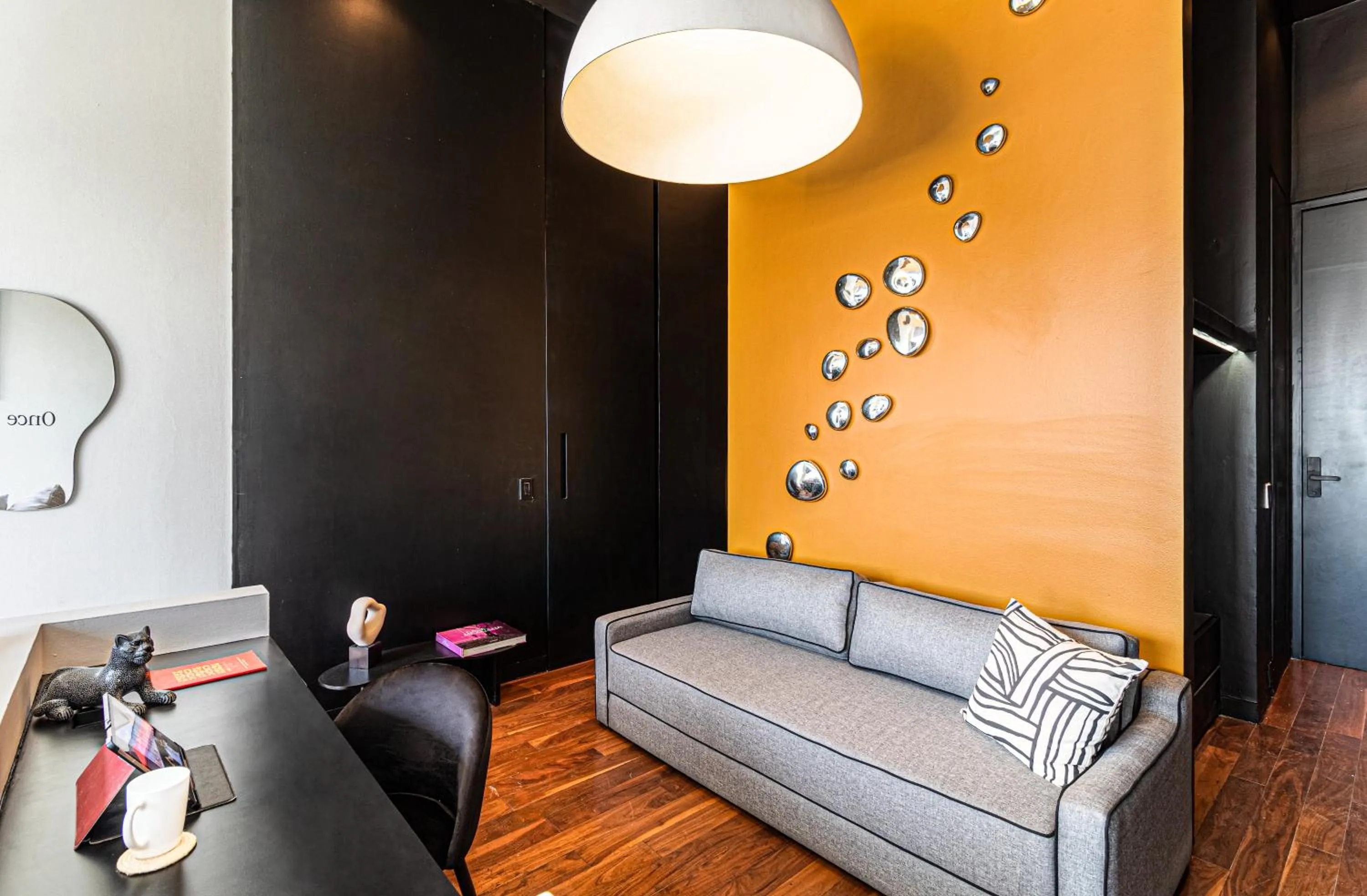 Living room in Kukun Escape Santa Fe