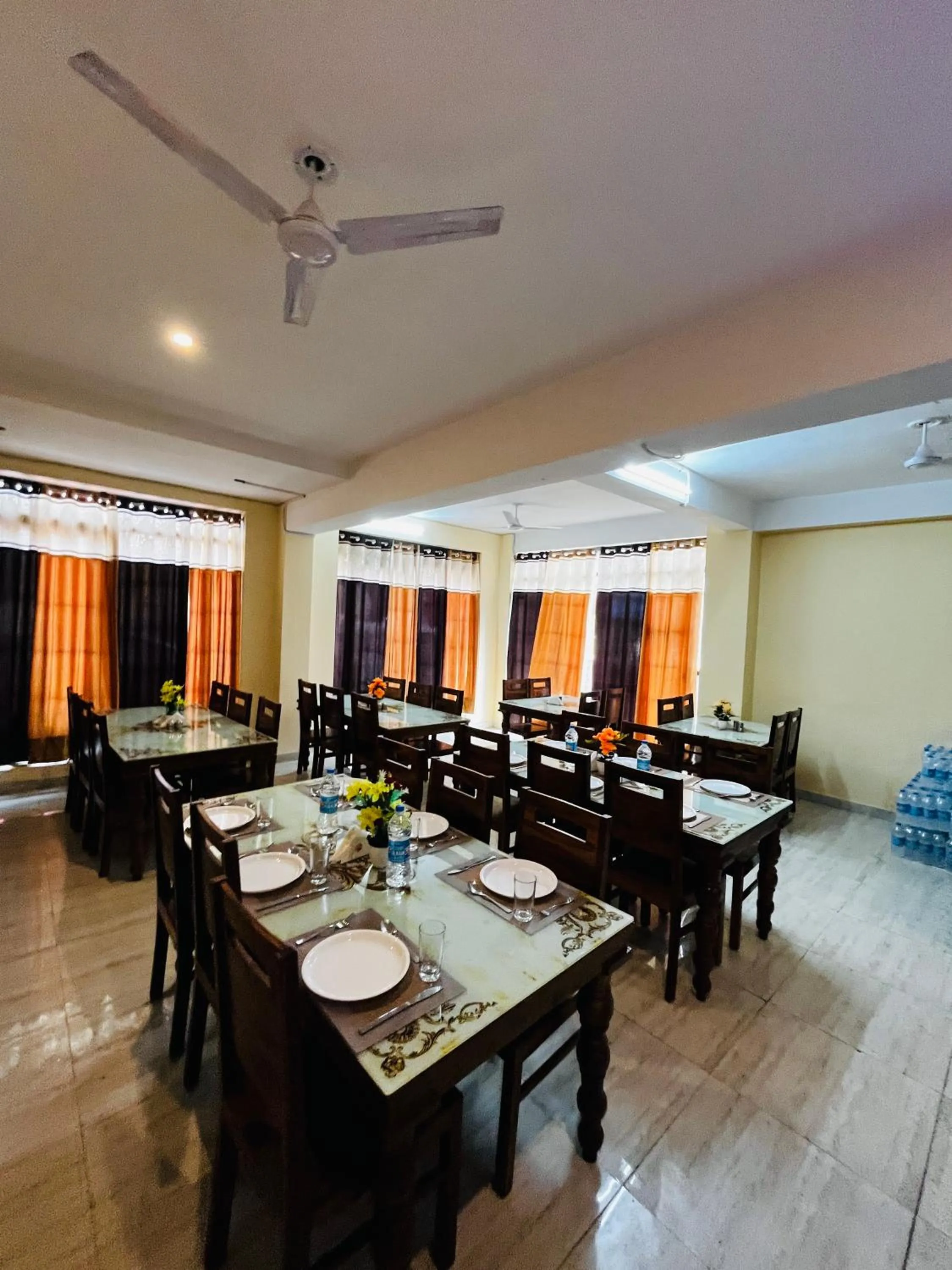 Restaurant/places to eat in The Fragrance Hotel