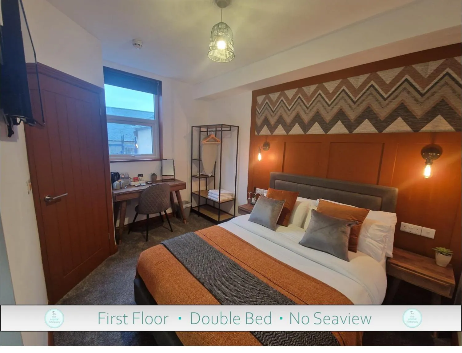 Bedroom, Bed in The Coastal Hideaway