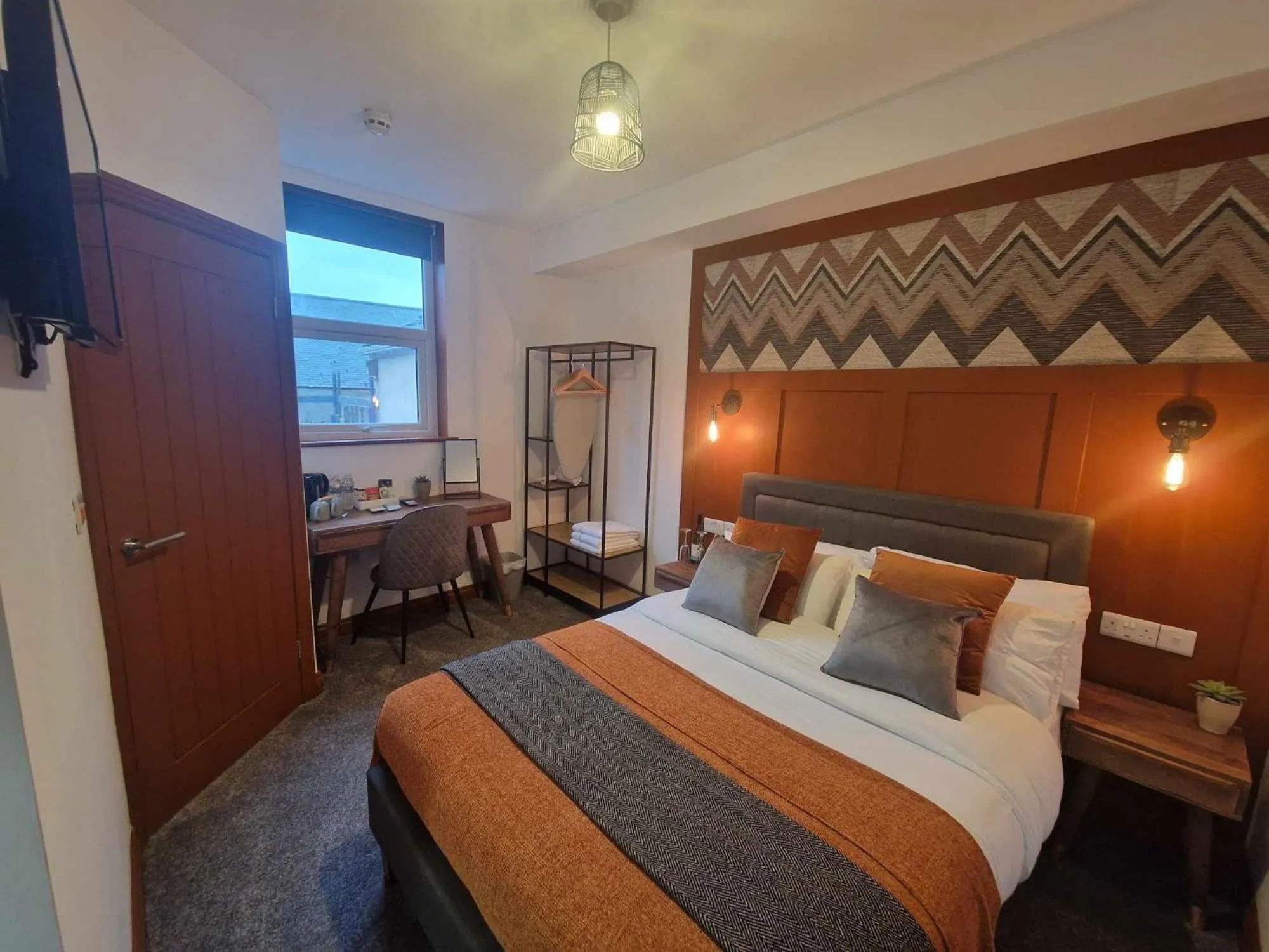 Photo of the whole room, Bed in The Coastal Hideaway