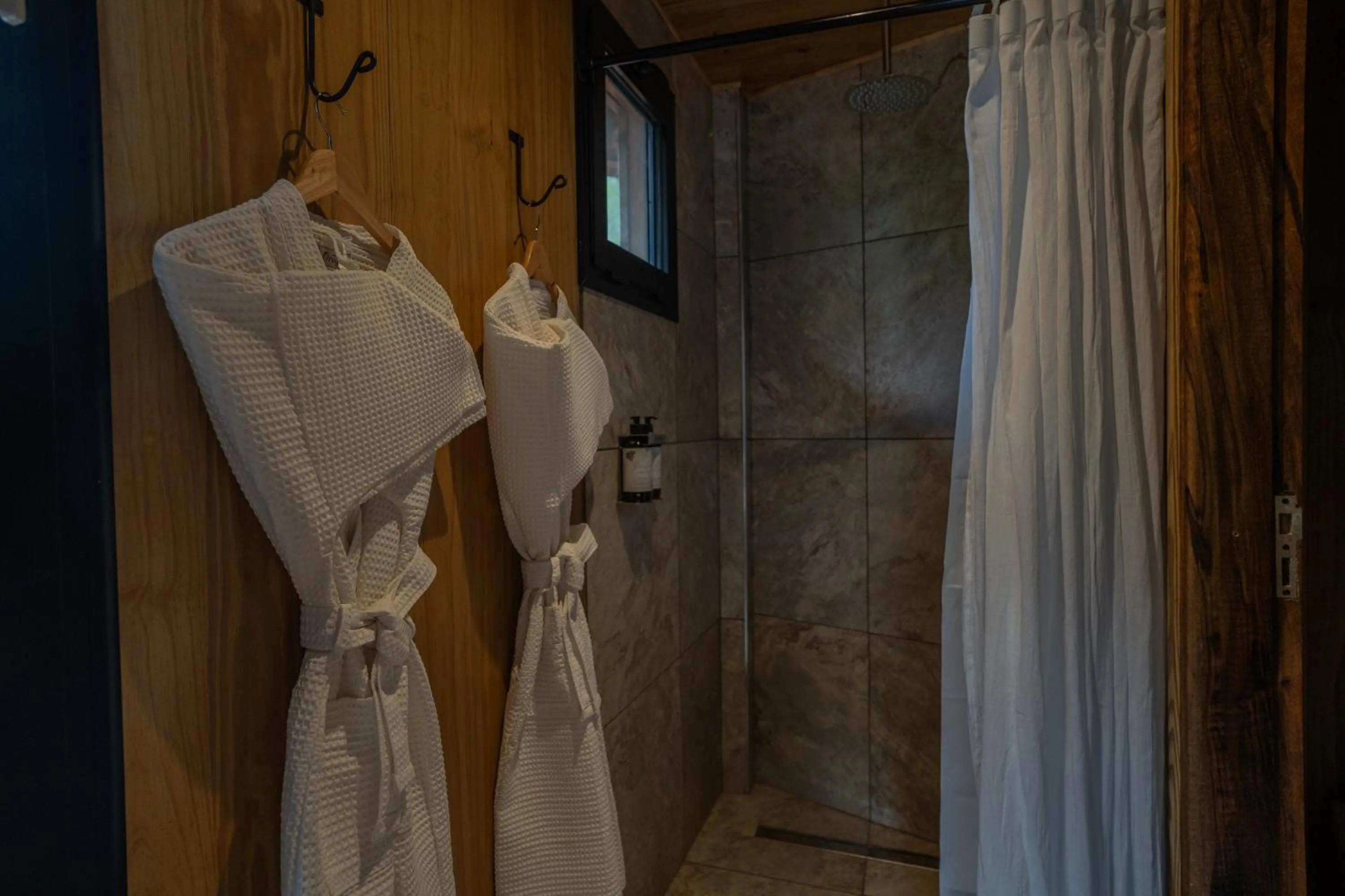 Shower in Reserva Natural Iguazú - Pristine Luxury Camp