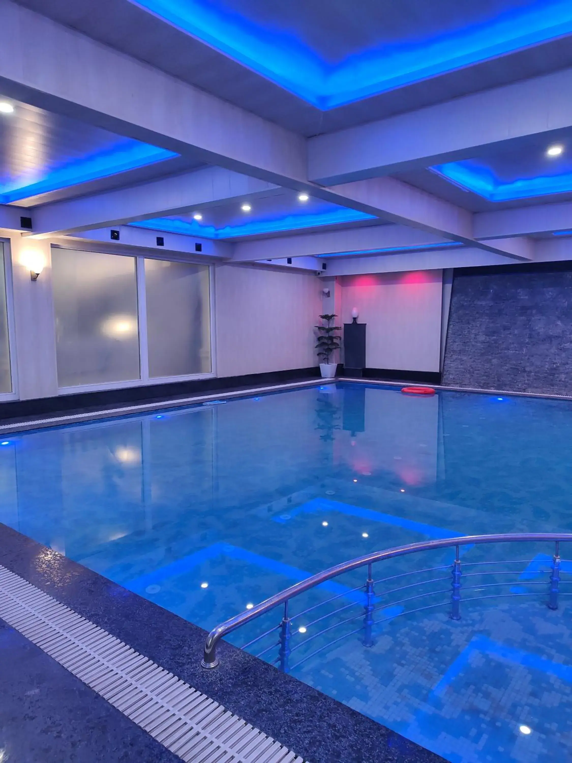 Swimming pool in ARCO Hotels and Resorts Srinagar Swimming pool in ARCO Hotels and Resorts Srinagar