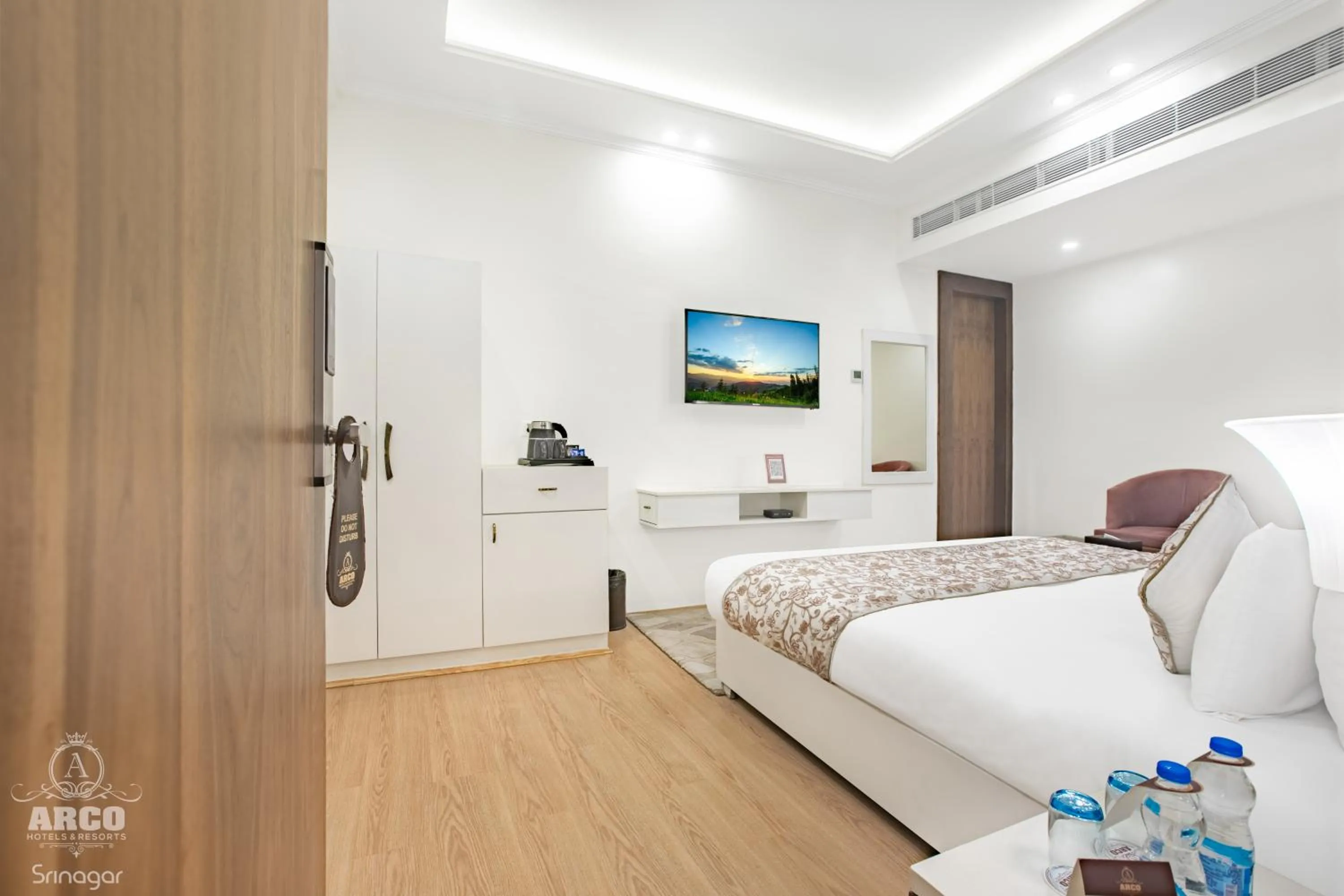 Guests, Bed in ARCO Hotels and Resorts Srinagar