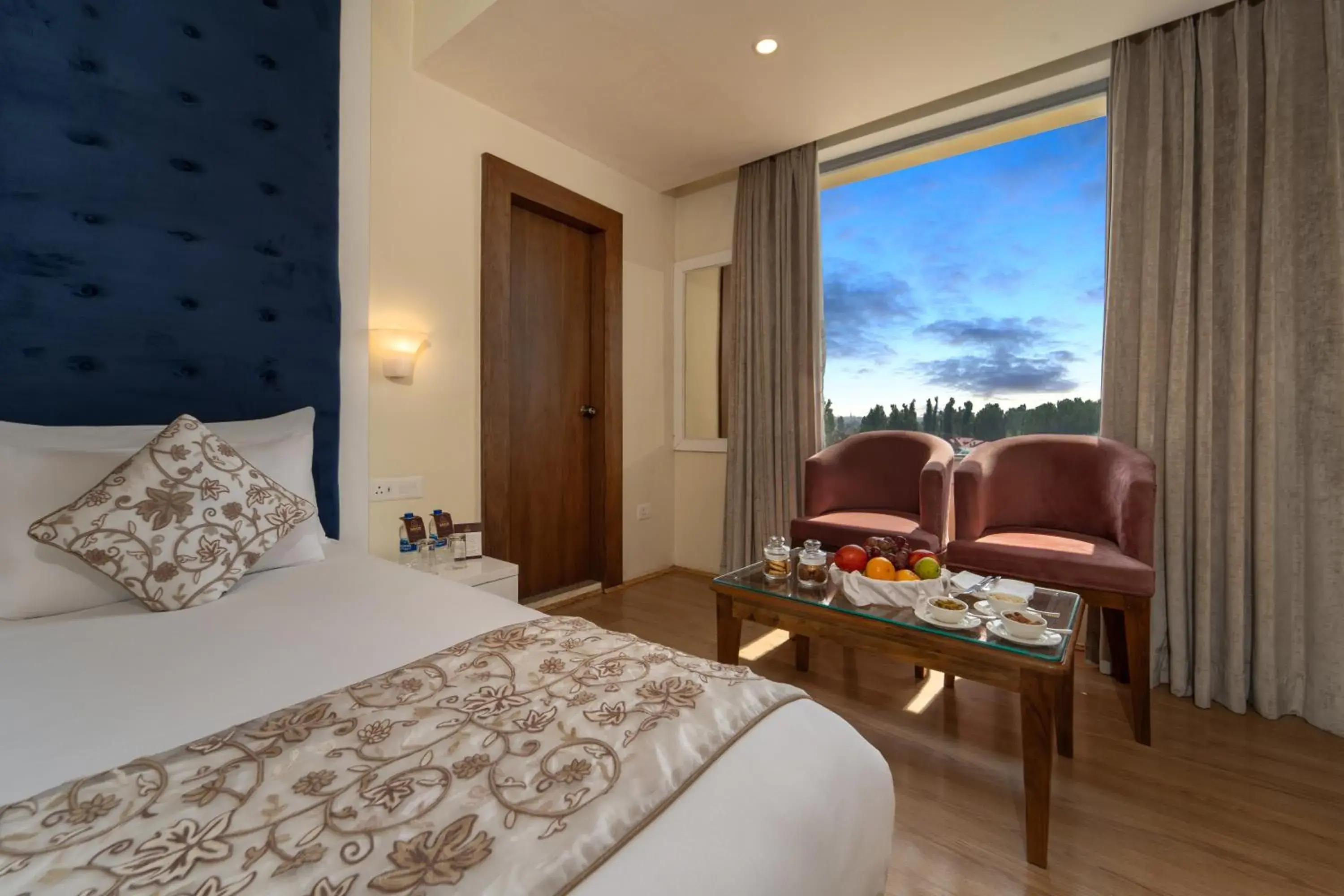 Seating area, Bed in ARCO Hotels and Resorts Srinagar Seating area, Bed in ARCO Hotels and Resorts Srinagar