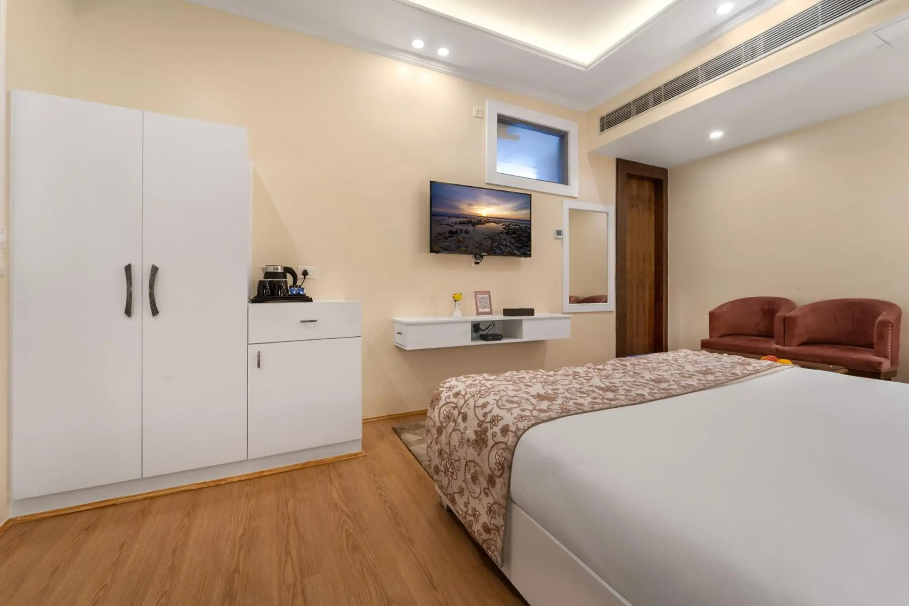 Bedroom, Bed in ARCO Hotels and Resorts Srinagar Bedroom, Bed in ARCO Hotels and Resorts Srinagar