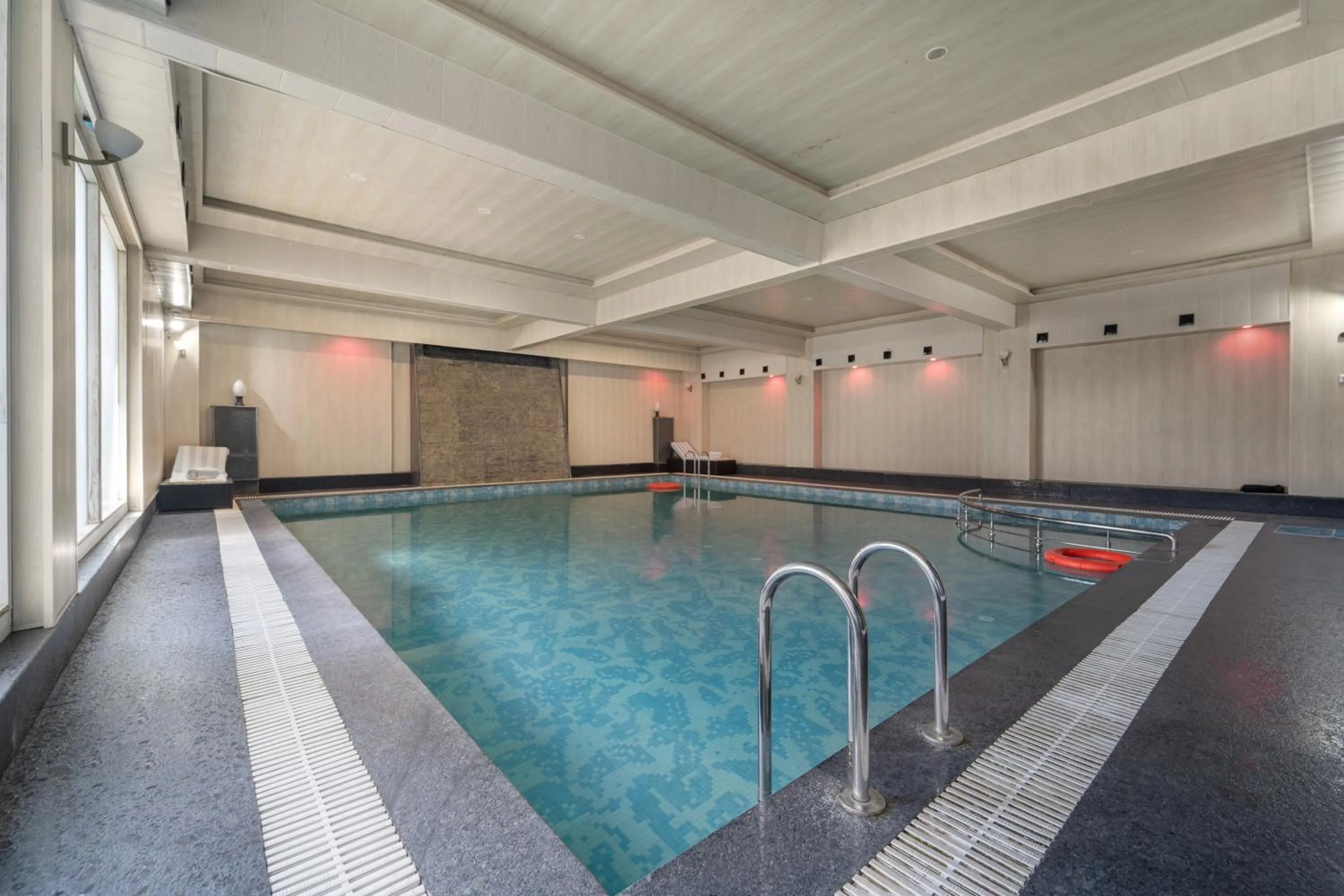Swimming pool in ARCO Hotels and Resorts Srinagar