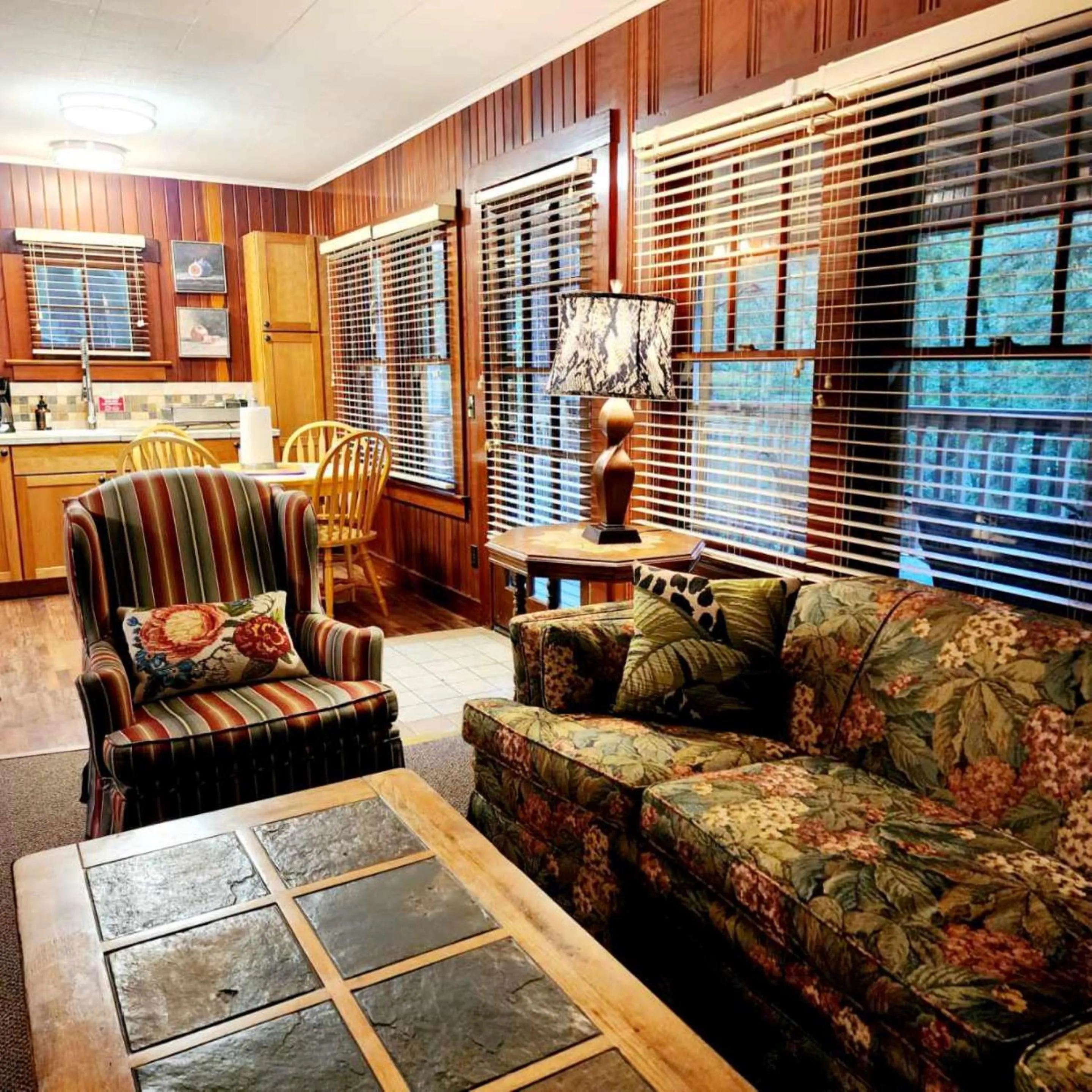 Kitchen or kitchenette in Miranda Gardens Resort