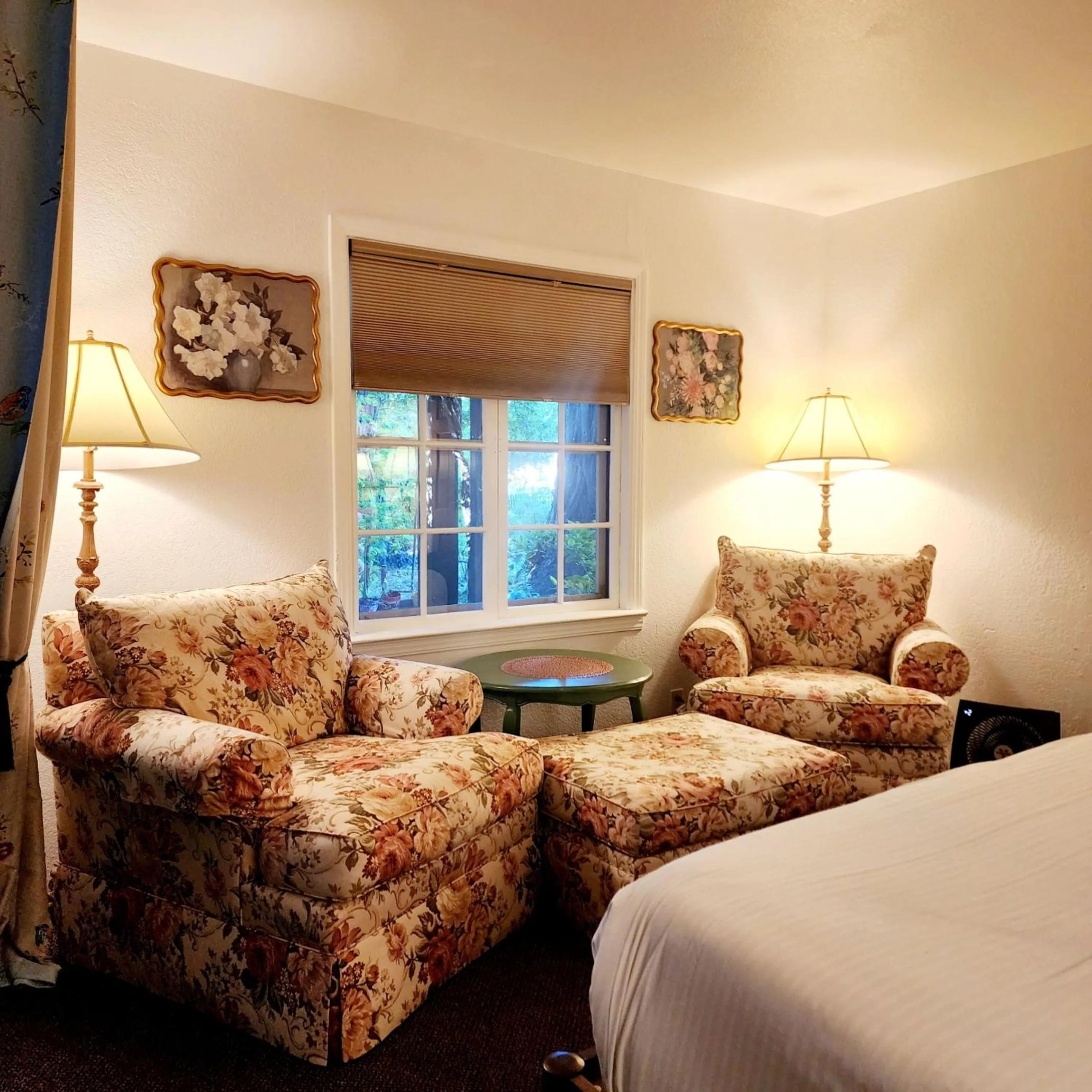 Bed in Miranda Gardens Resort