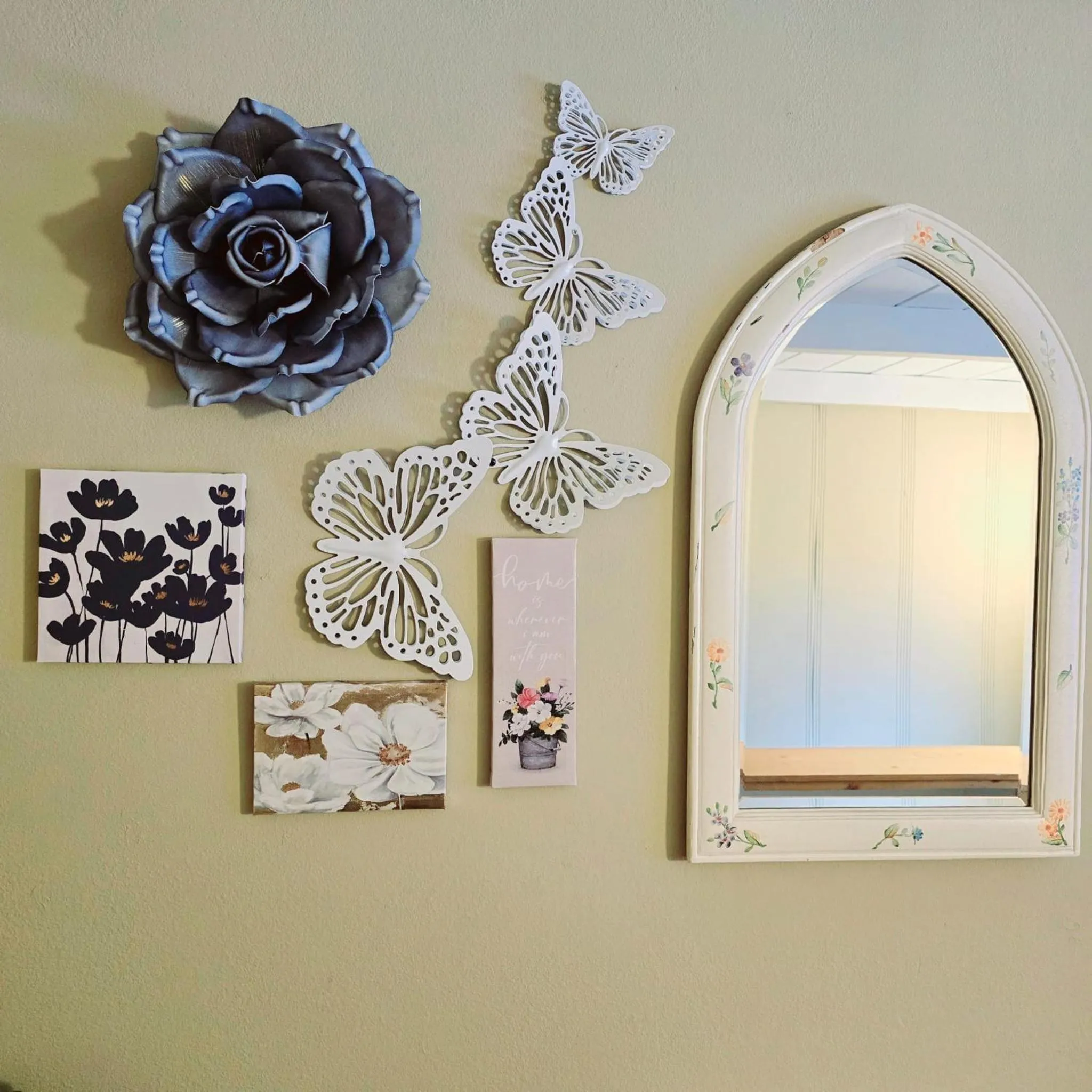 Decorative detail in Miranda Gardens Resort