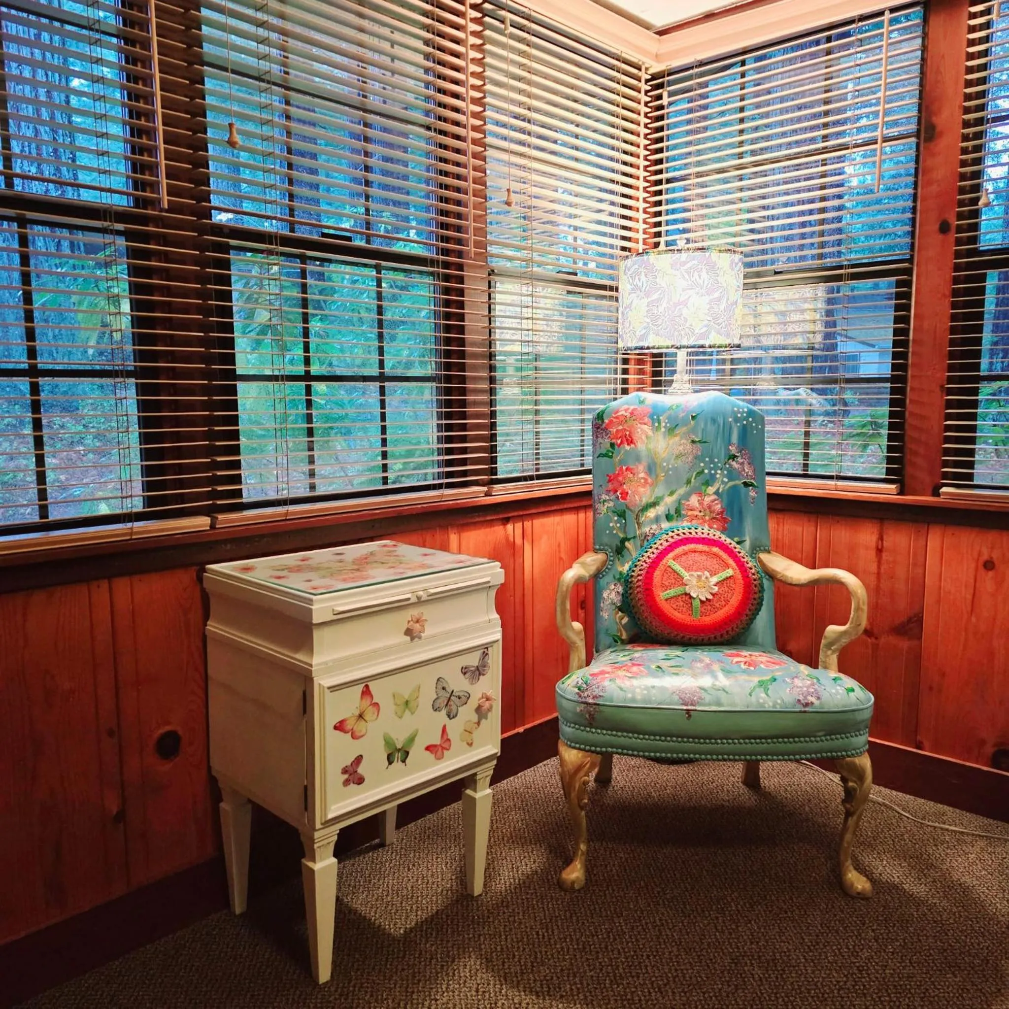 Seating area in Miranda Gardens Resort