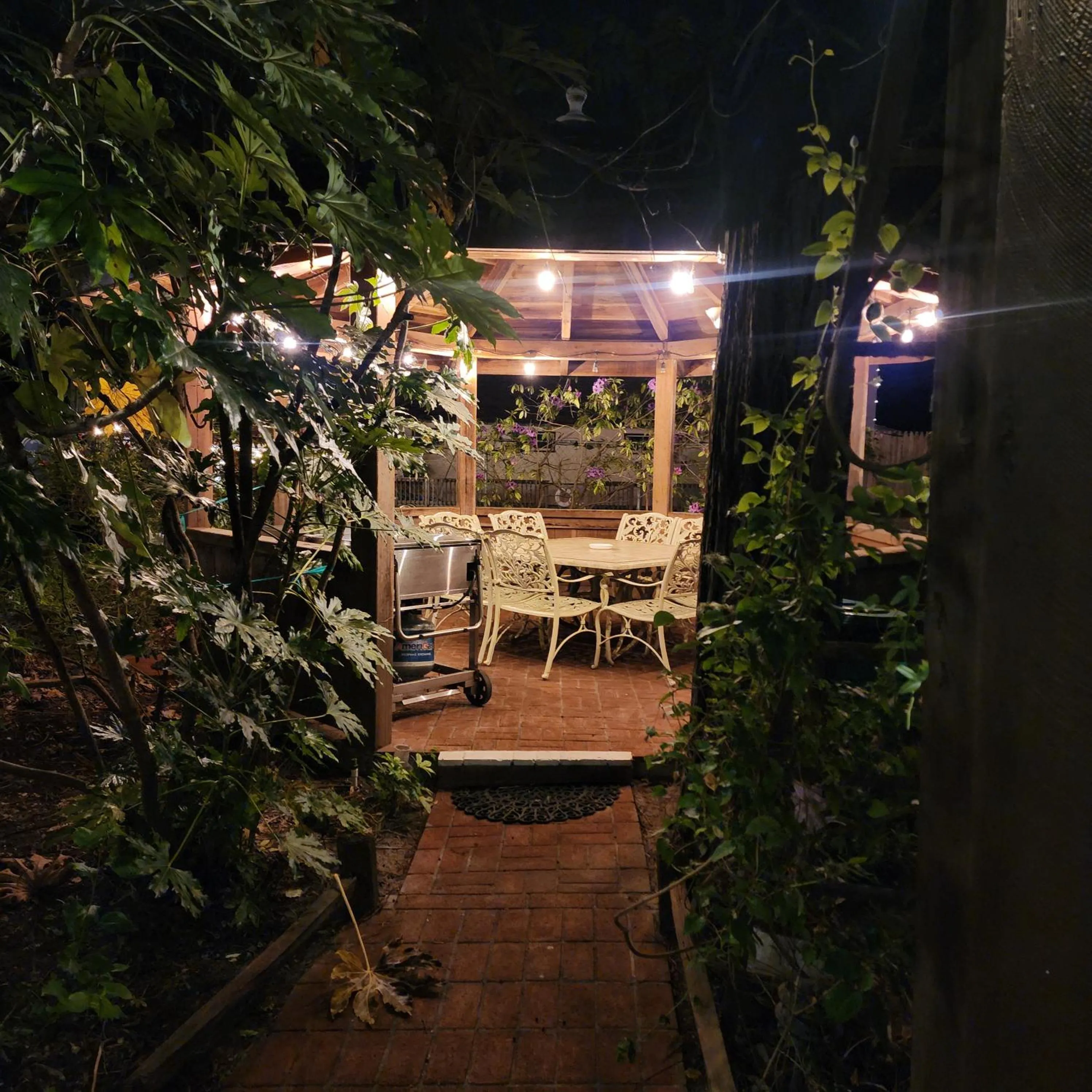 Night in Miranda Gardens Resort