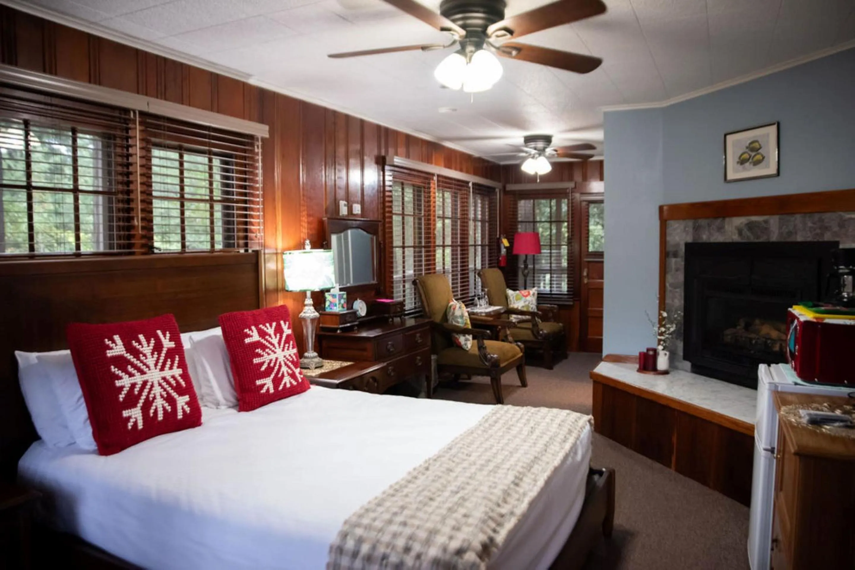 Bed in Miranda Gardens Resort