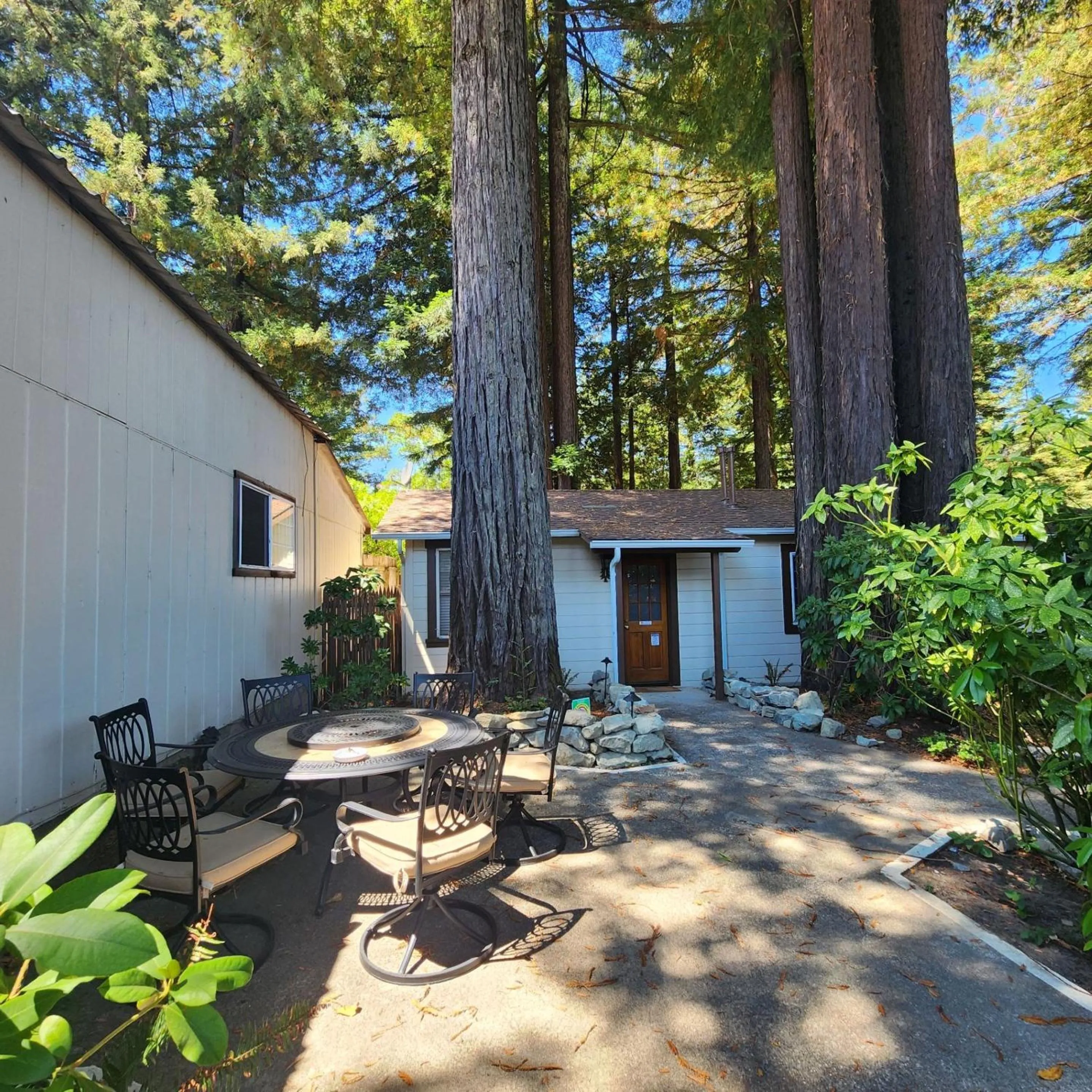 Property building in Miranda Gardens Resort