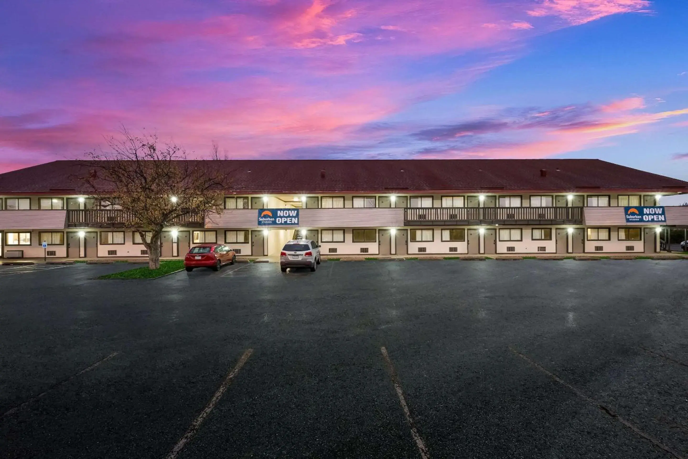 Property building in Suburban Studios Peoria Property building in Suburban Studios Peoria