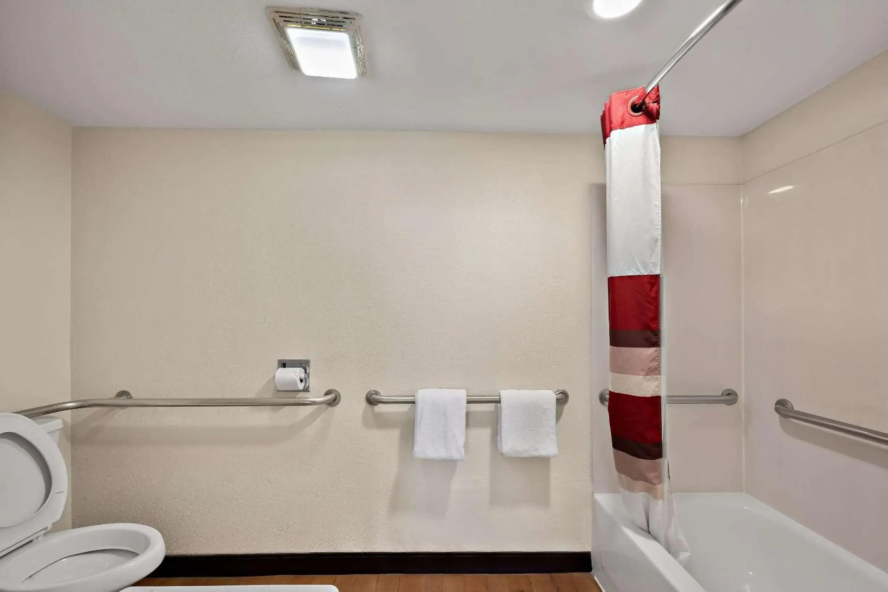 Bedroom in Suburban Studios Peoria Bedroom in Suburban Studios Peoria