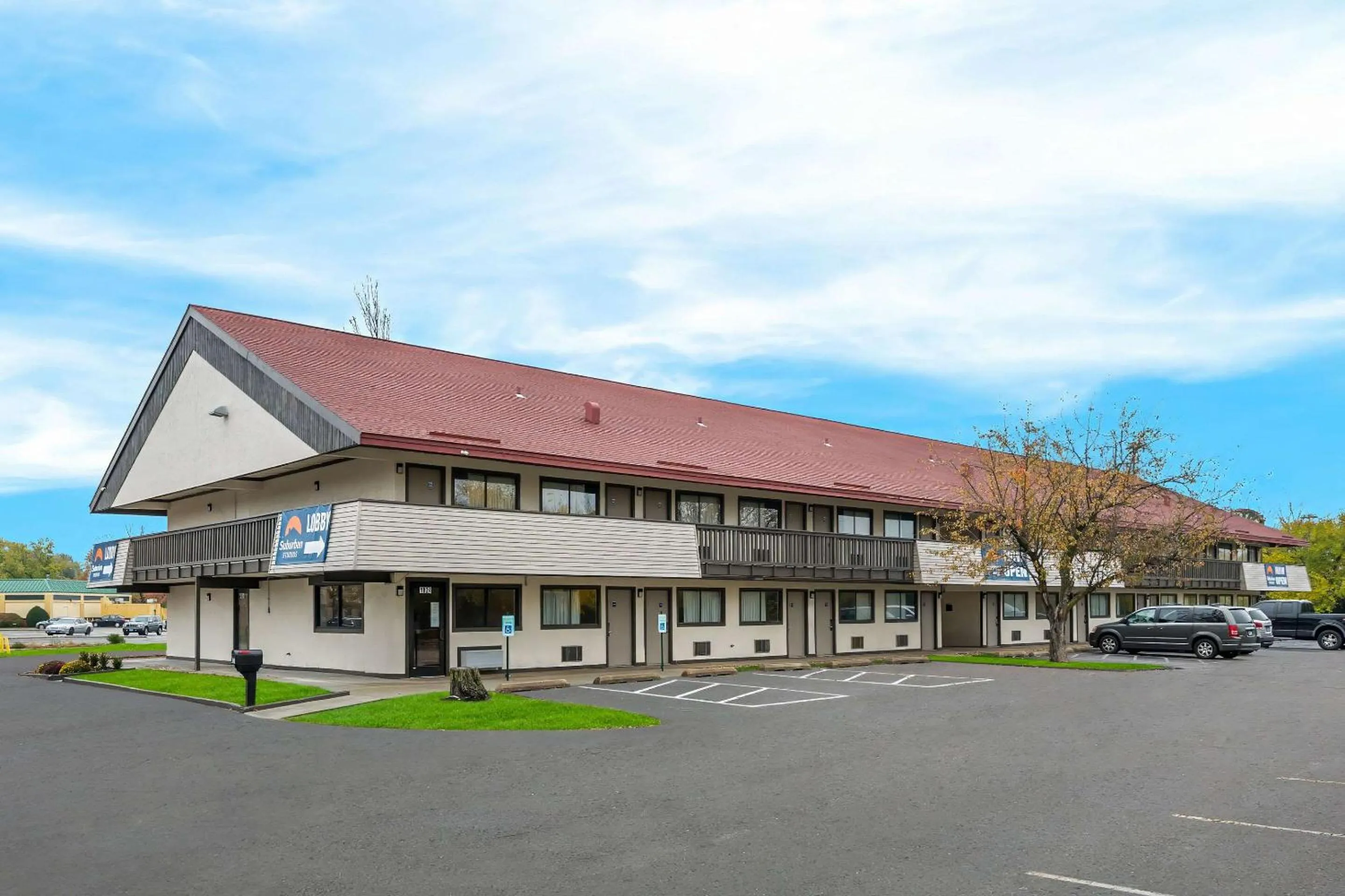 Property building in Suburban Studios Peoria