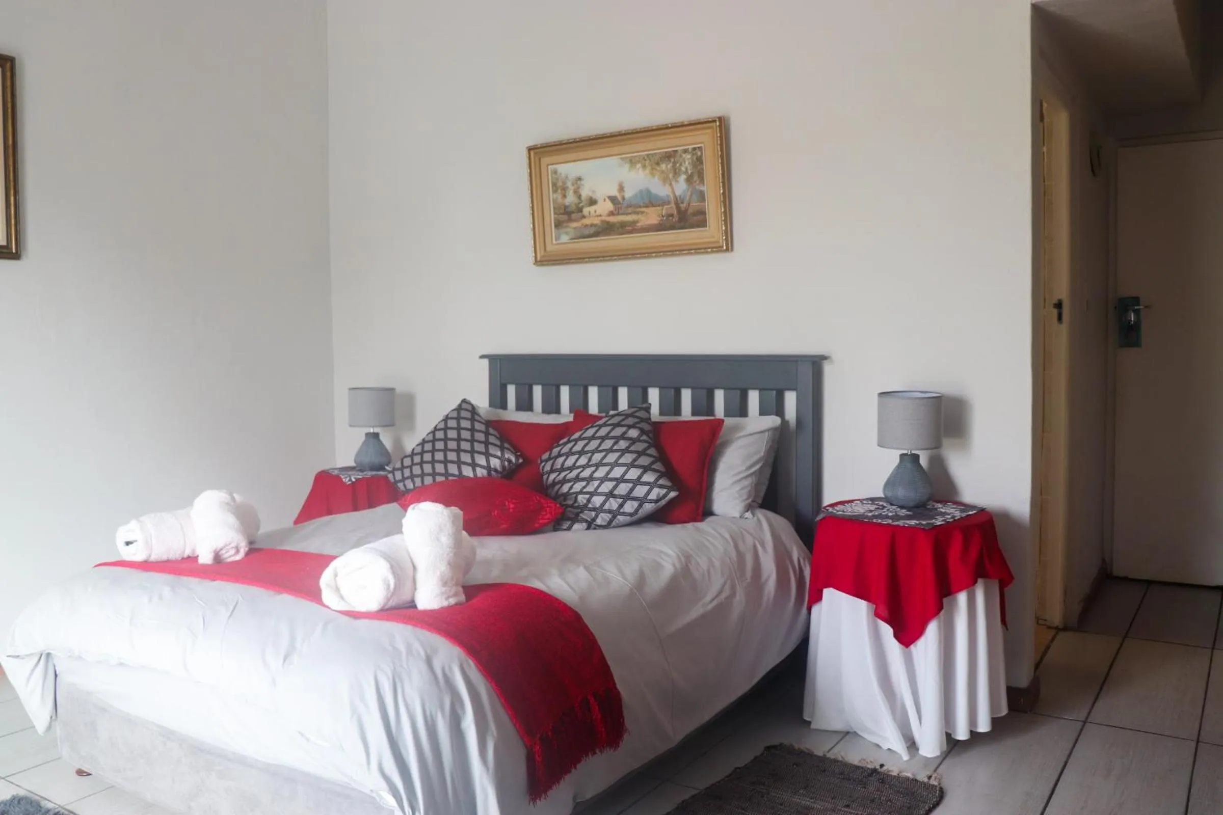 Bedroom, Bed in Whale Watchers Inn