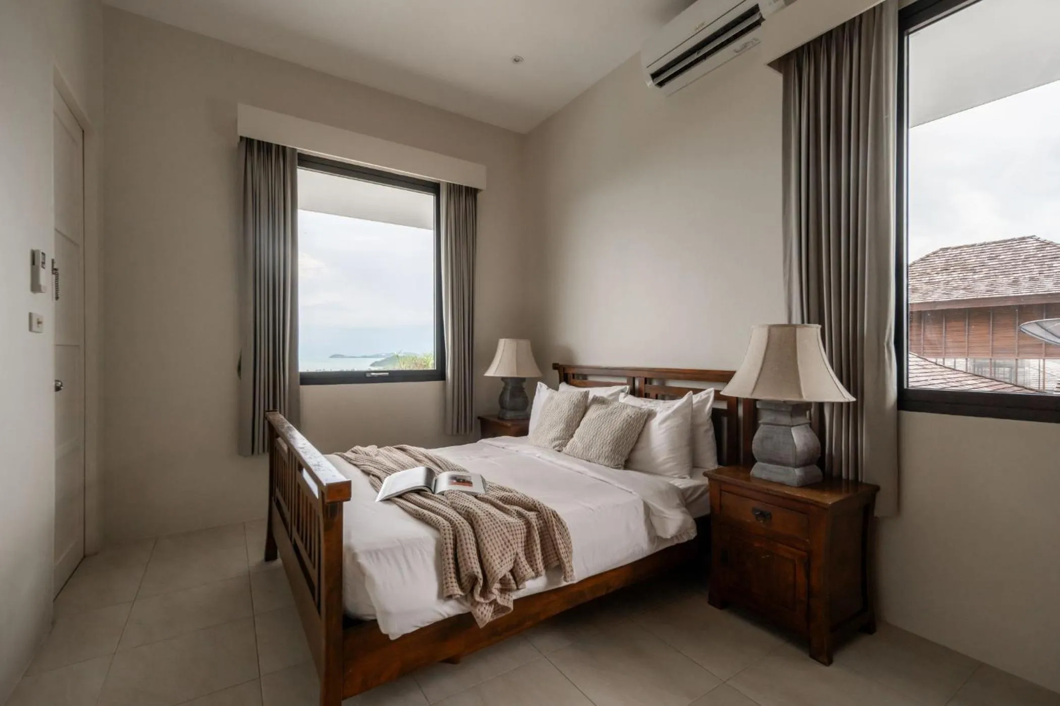 Bed in Villa Mullion Cove