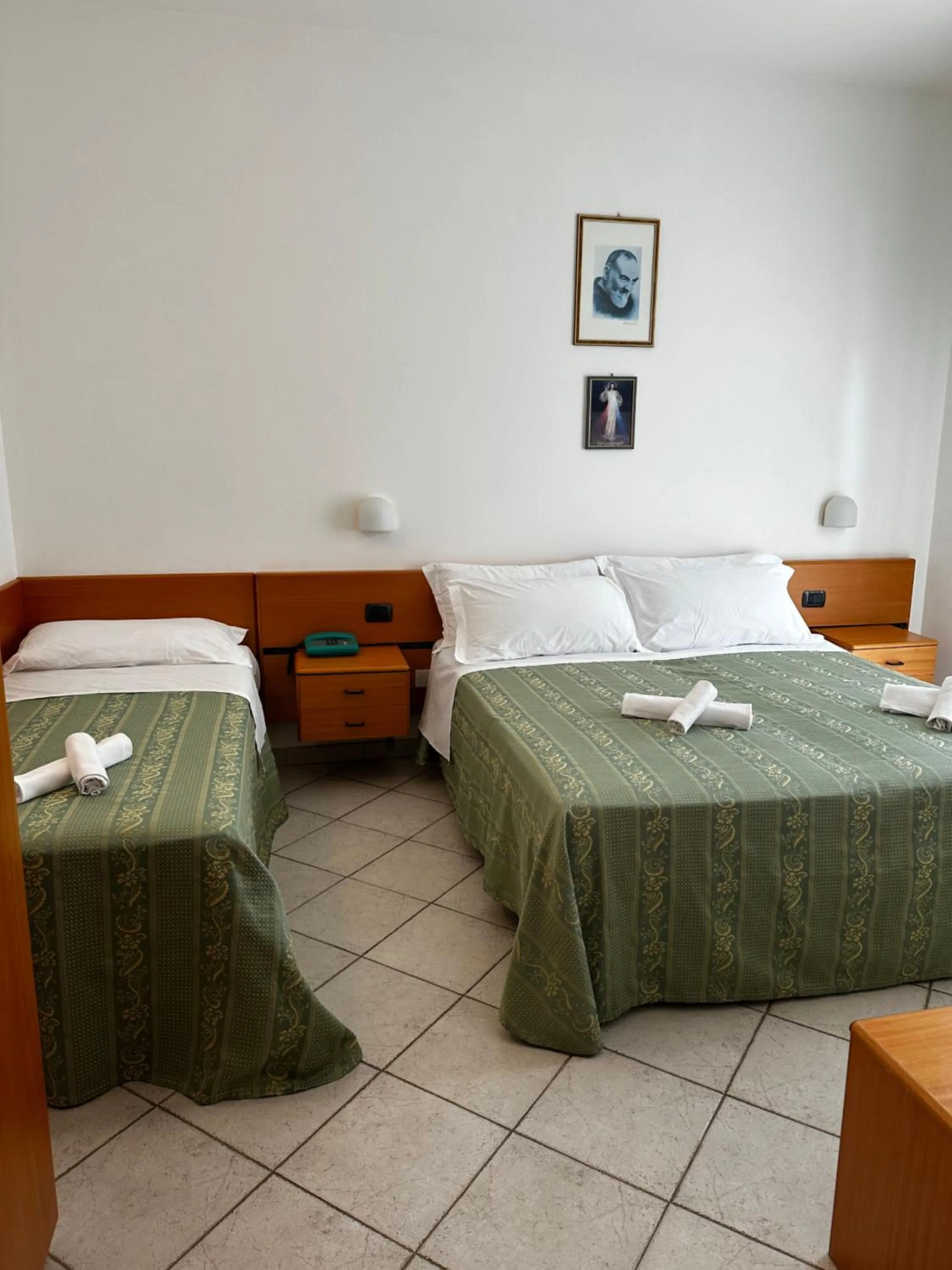 Photo of the whole room, Bed in Hotel San Francesco