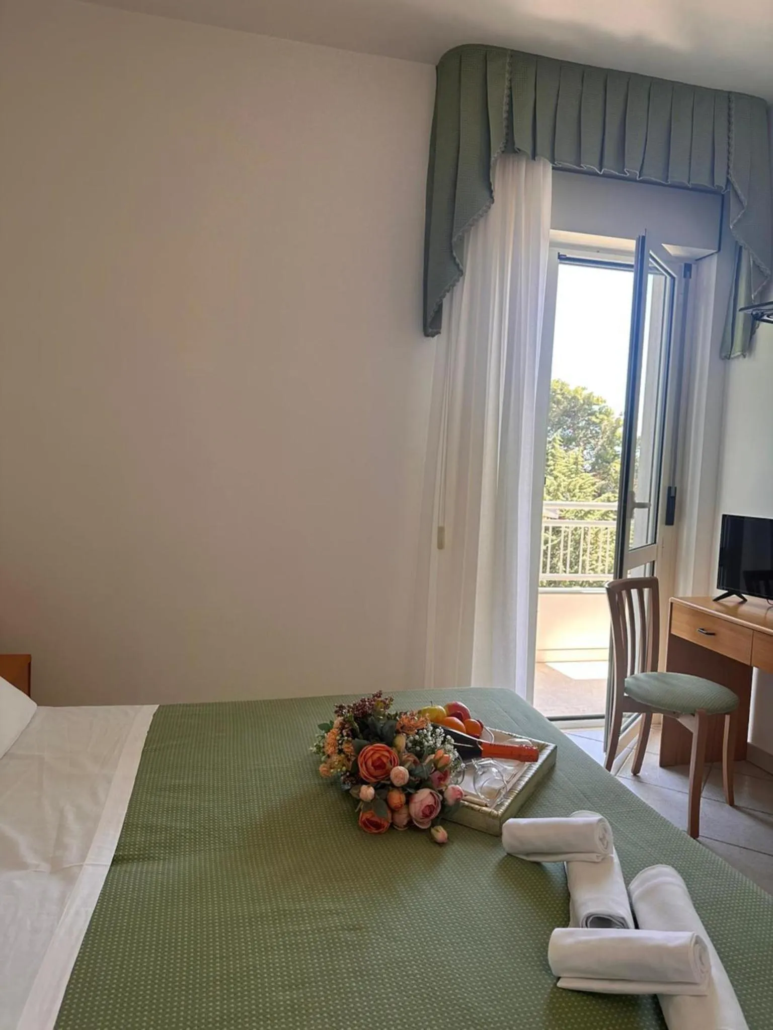 Photo of the whole room, Bed in Hotel San Francesco