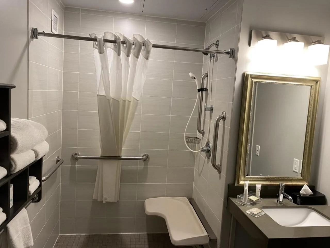Bathroom in Country Inn & Suites by Radisson, Bemidji, MN