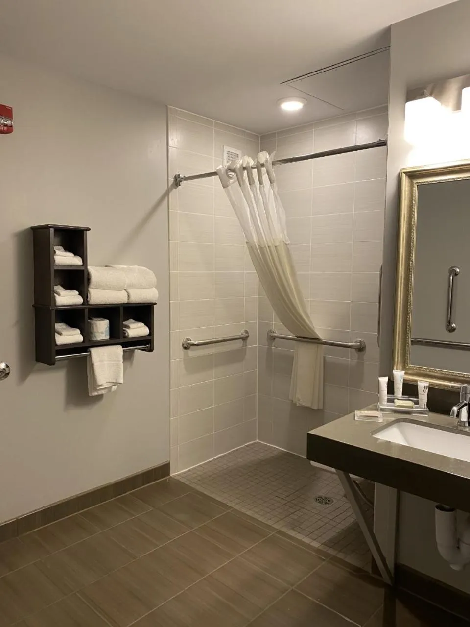 Bathroom in Country Inn & Suites by Radisson, Bemidji, MN