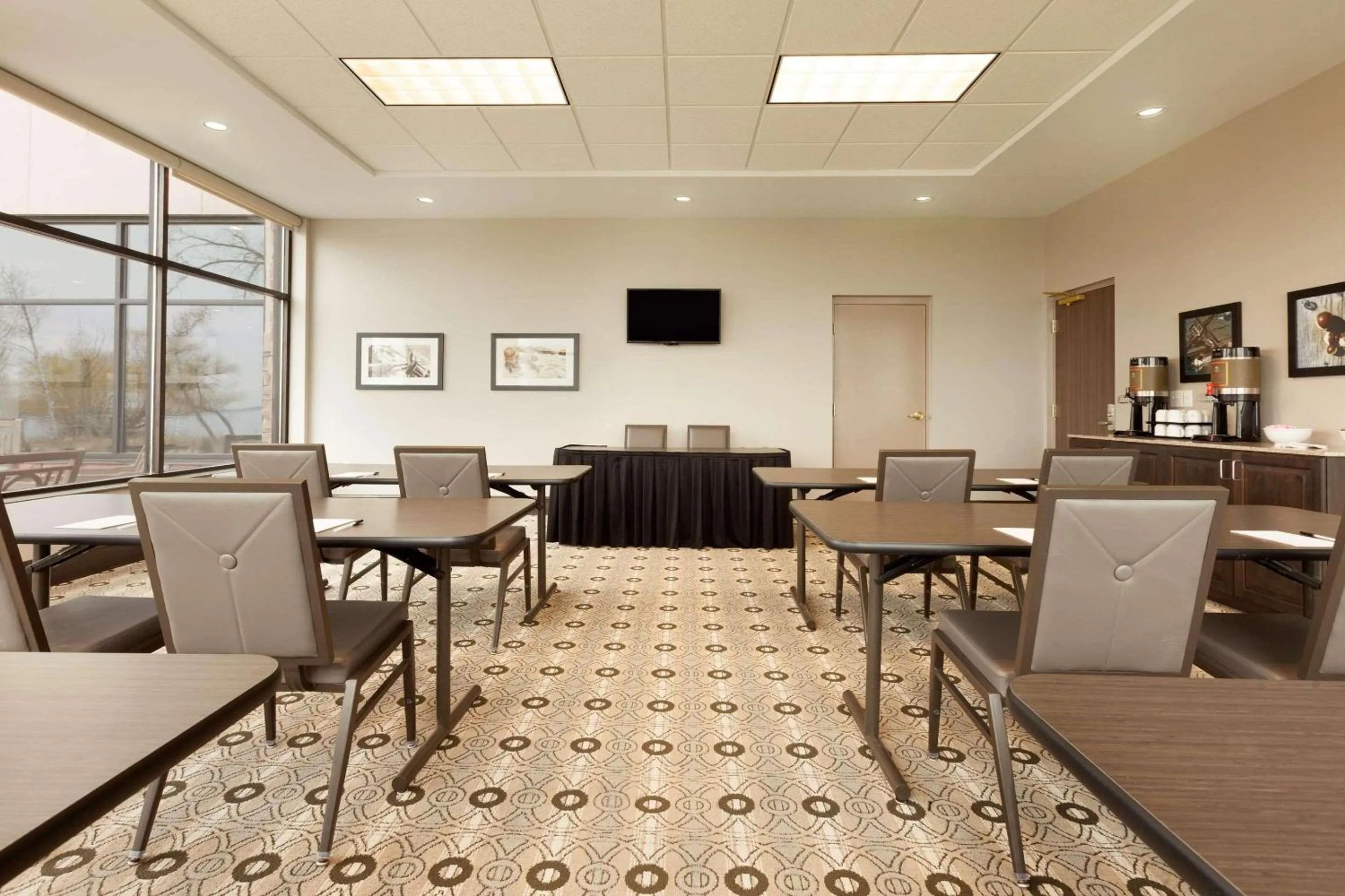 Meeting/conference room in Country Inn & Suites by Radisson, Bemidji, MN