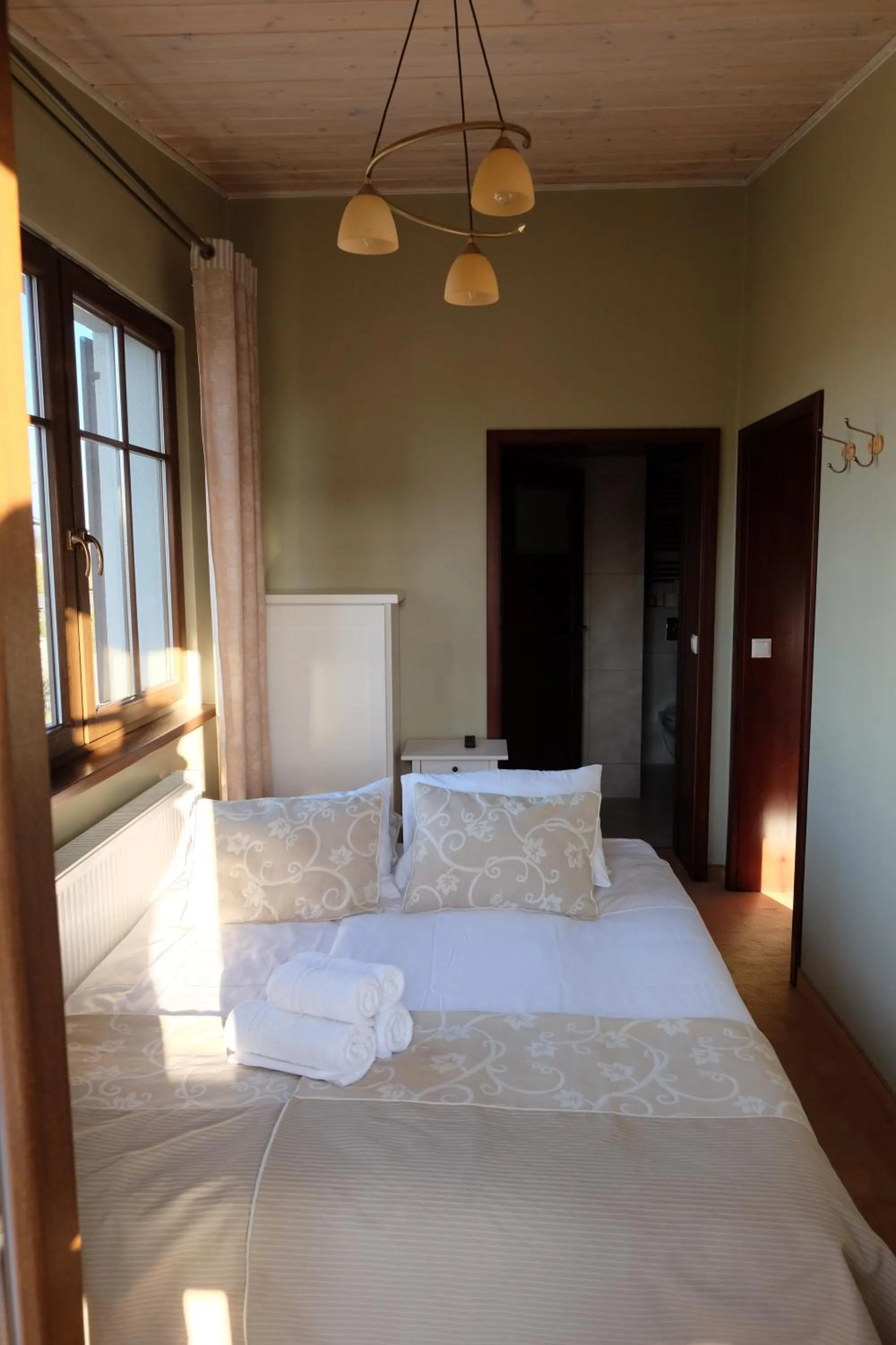 Double Room with Private Bathroom in Dom Wiejska 39 a