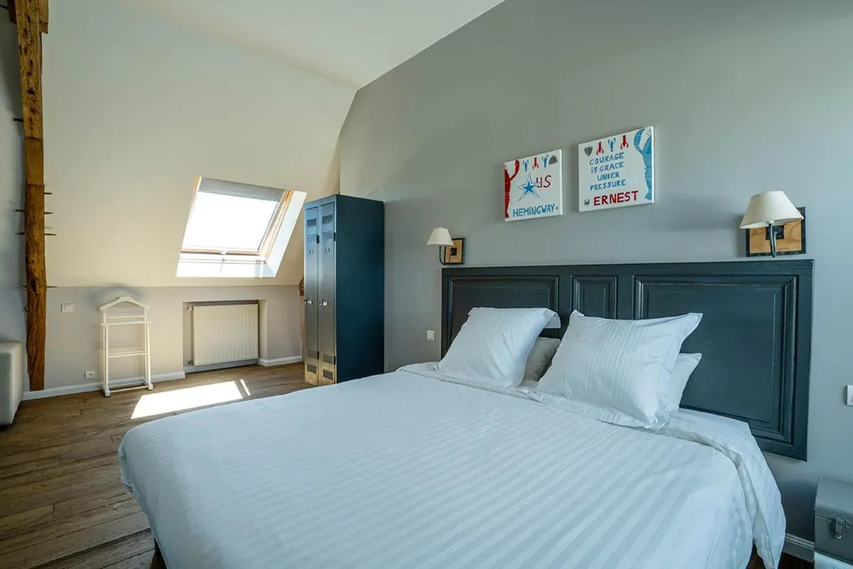 Photo of the whole room, Bed in Château de la Garnison