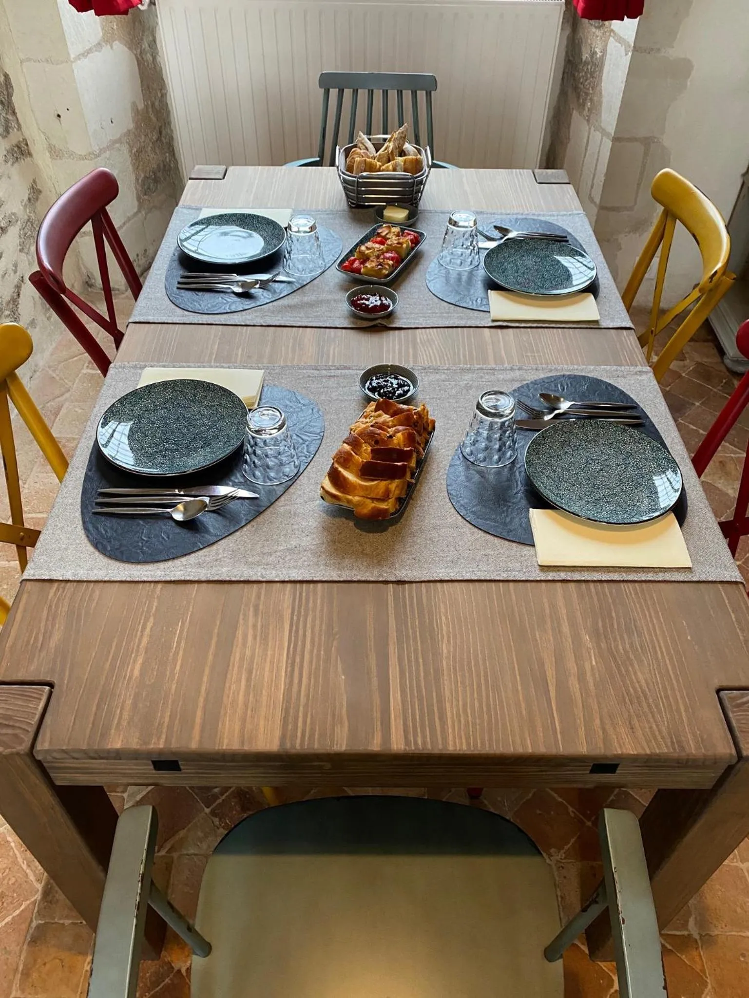 Continental breakfast in Château de la Garnison