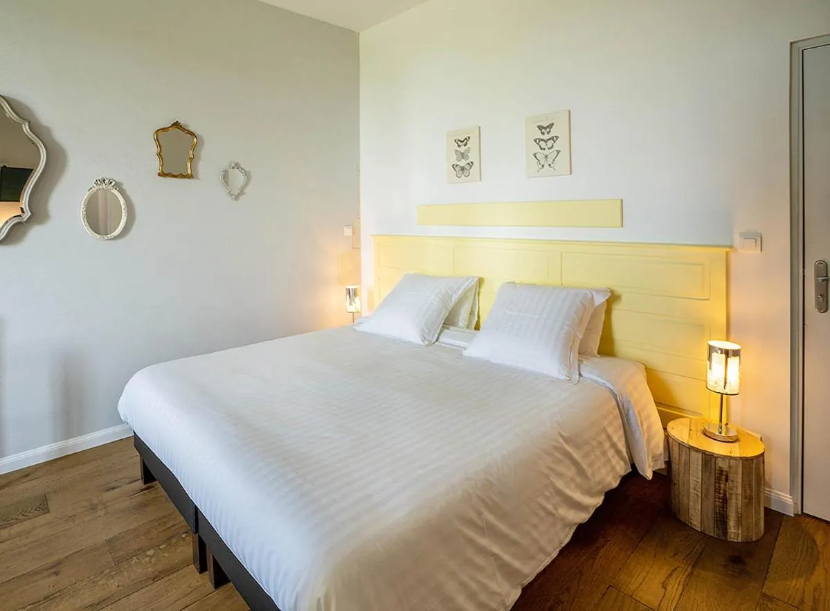 Photo of the whole room, Bed in Château de la Garnison