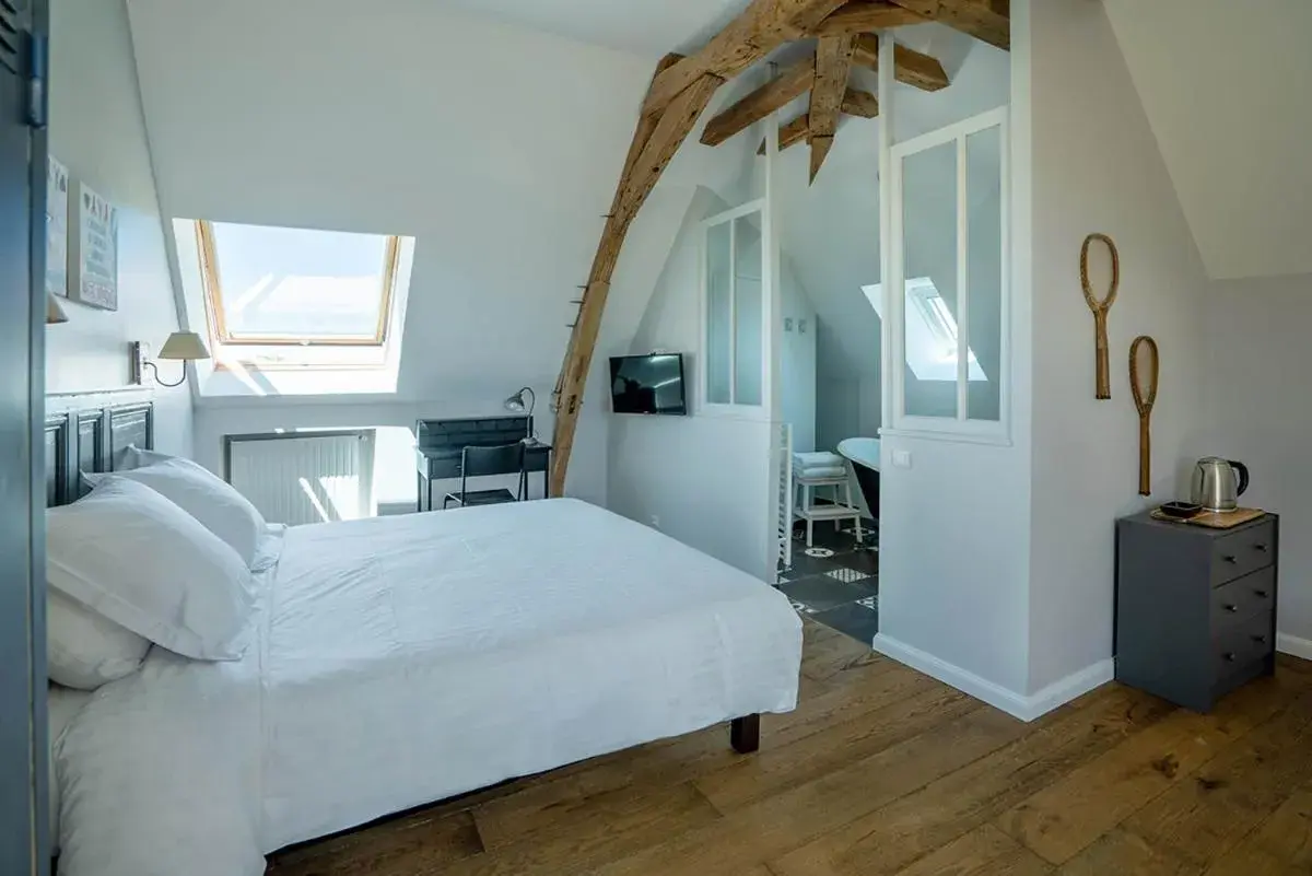 Family Room - single occupancy in Château de la Garnison Family Room - single occupancy in Château de la Garnison