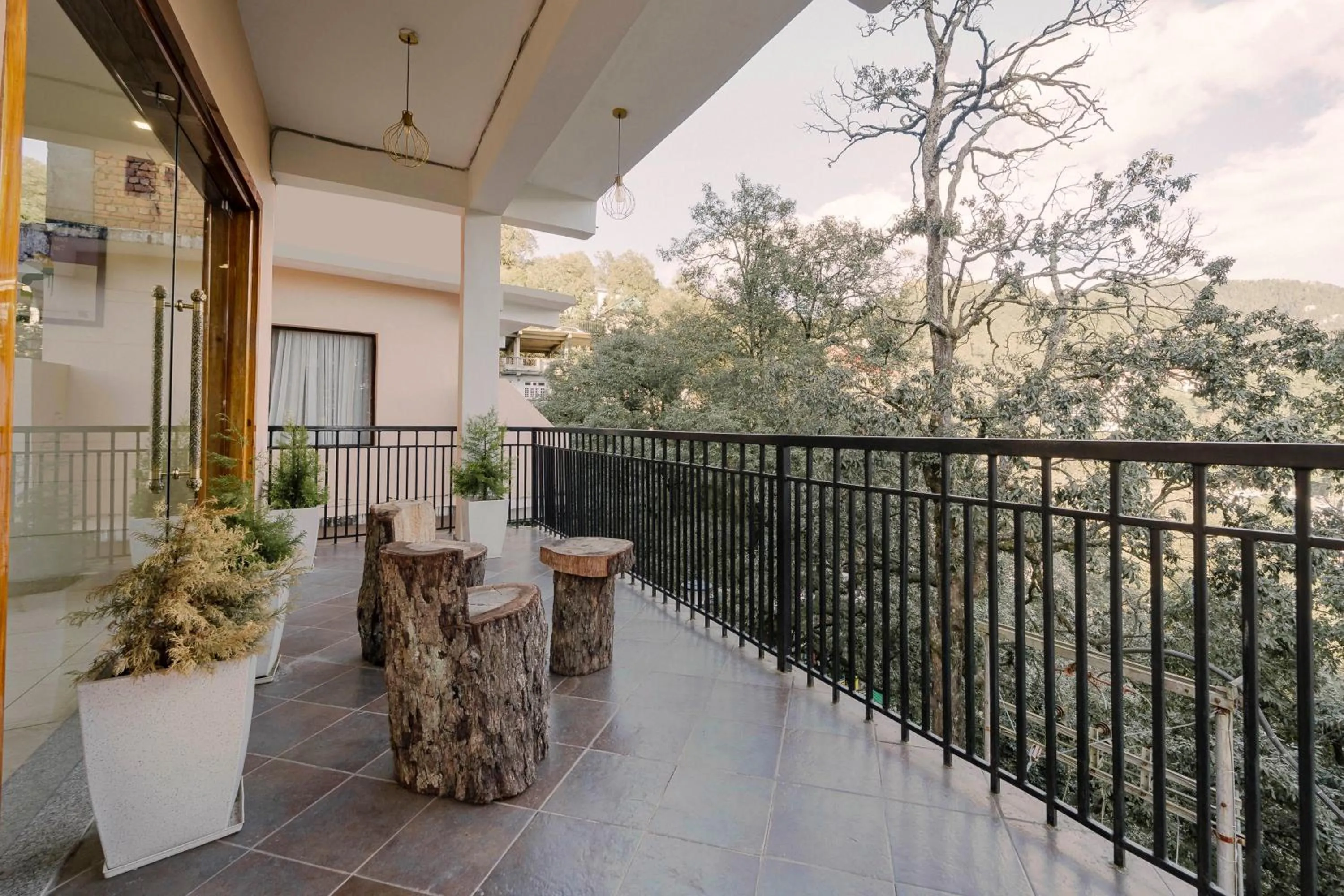 Balcony/Terrace in Treebo Hilldaar Dalhousie