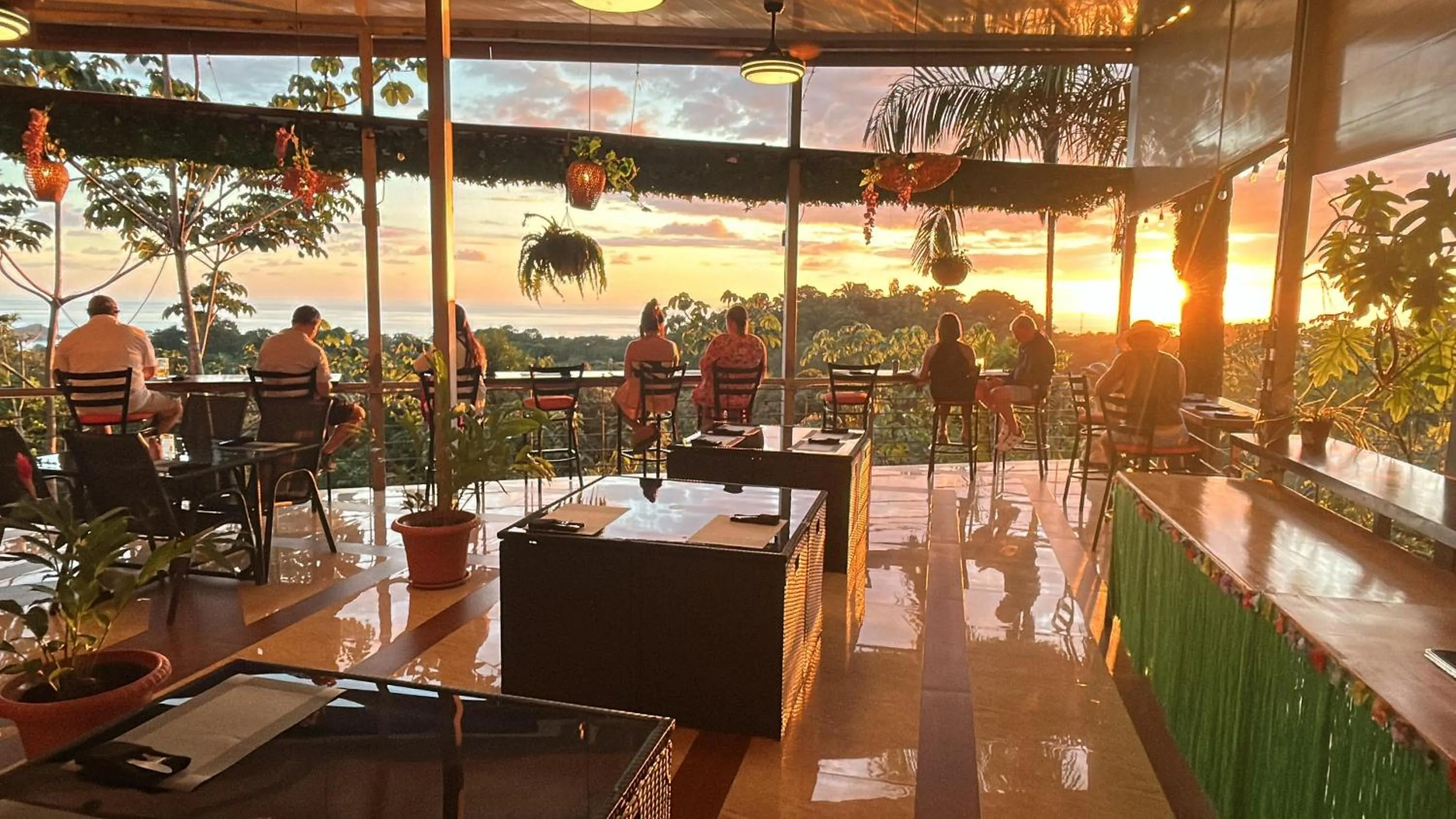 Restaurant/places to eat in Mountain Top Park Hotel